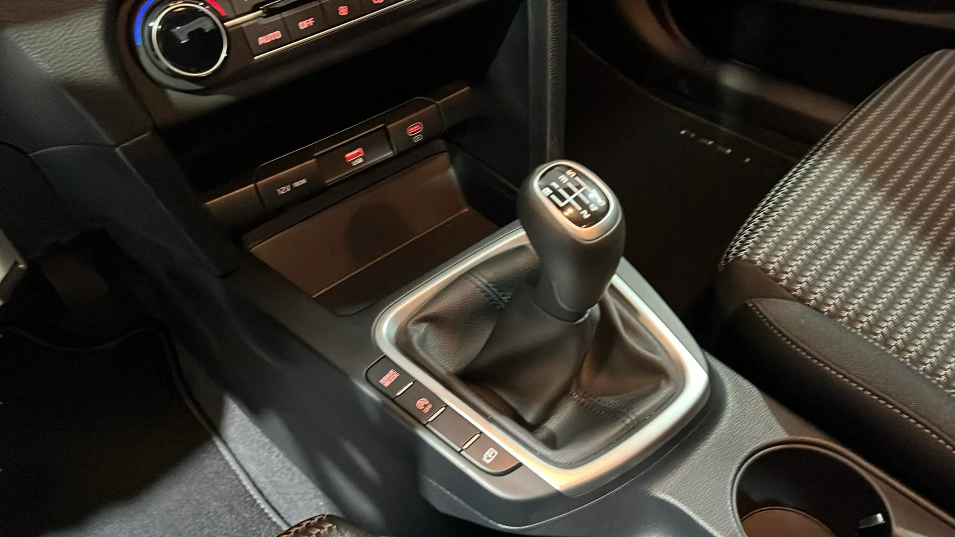 Kia XCeed 1.0 MHEV Drive - foto 15