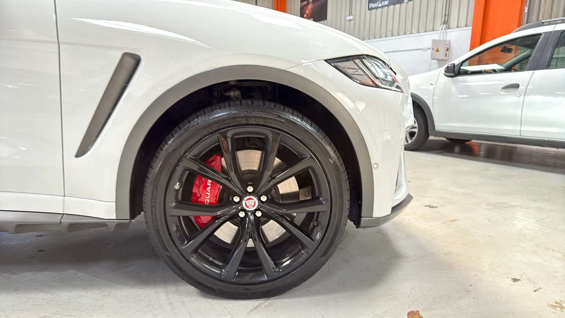 Jaguar F-Pace 5.0 V8 SVR AWD - foto 17