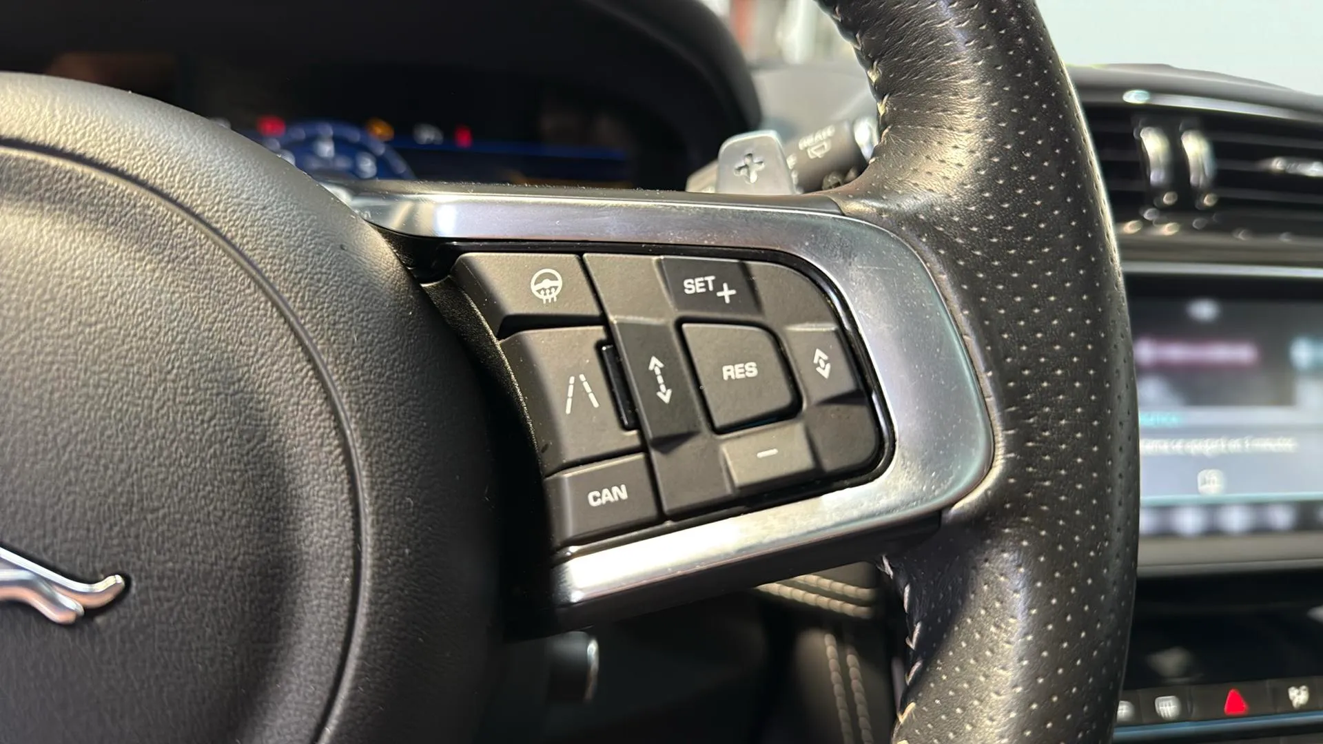 Jaguar F-Pace 5.0 V8 SVR AWD - foto 20