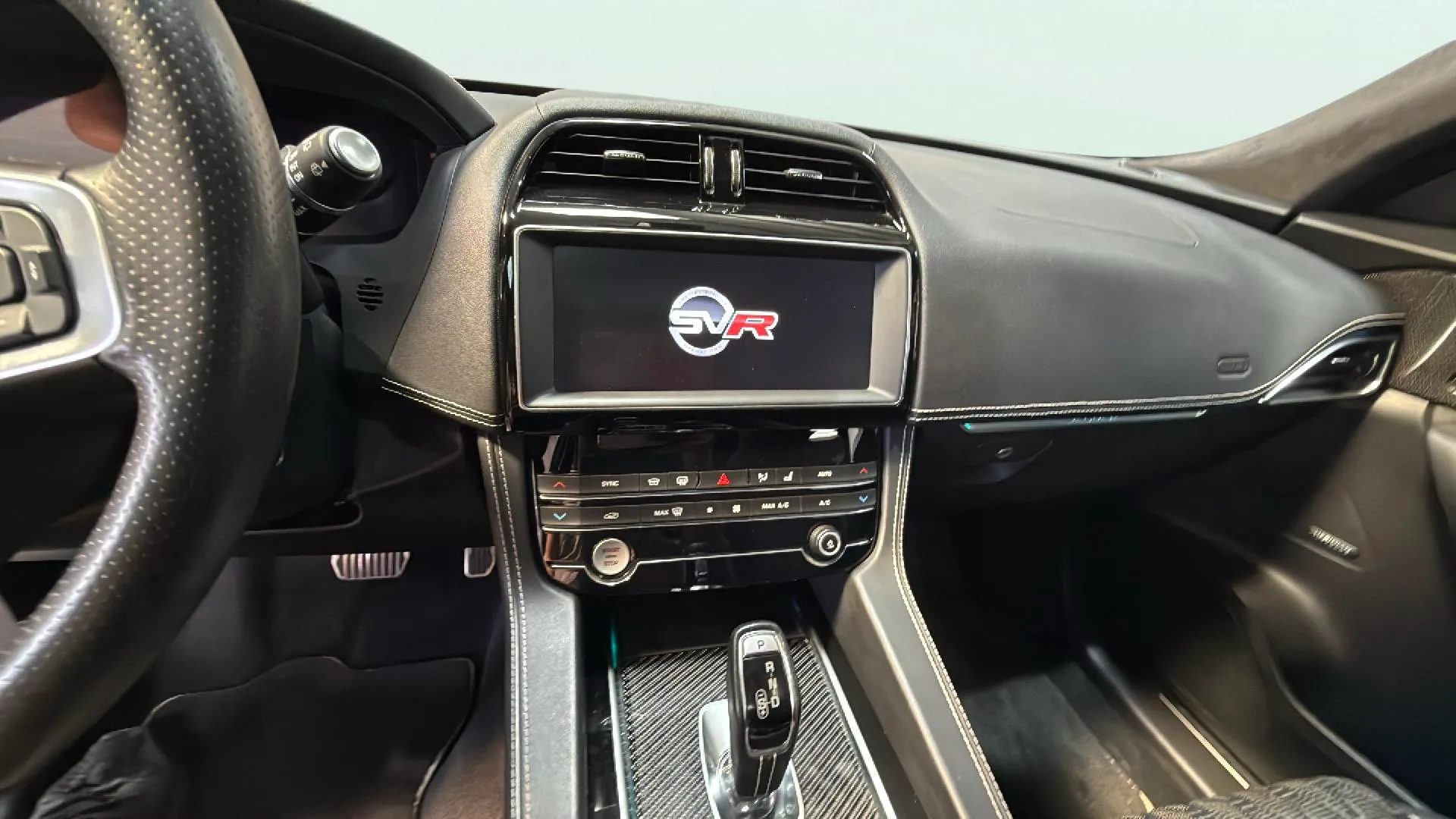 Jaguar F-Pace 5.0 V8 SVR AWD - foto 9