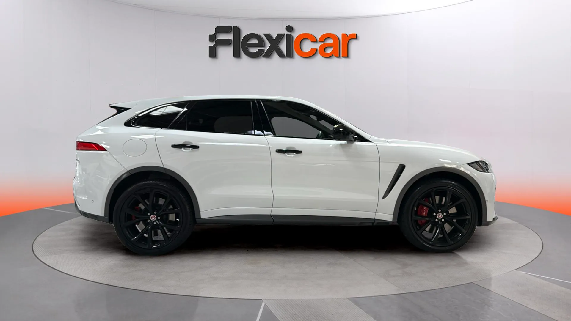 Jaguar F-Pace 5.0 V8 SVR AWD - foto 8