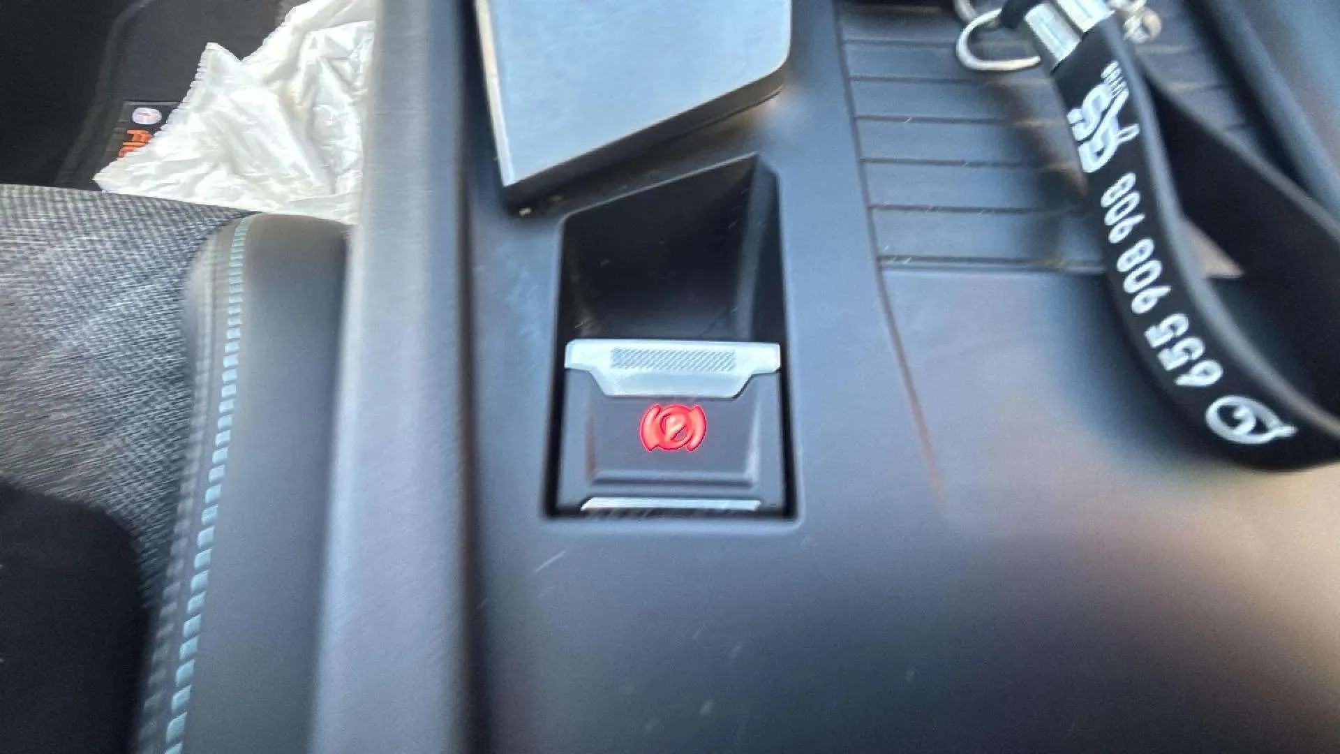 Peugeot 408 Allure PureTech 130 EAT8 - foto 37