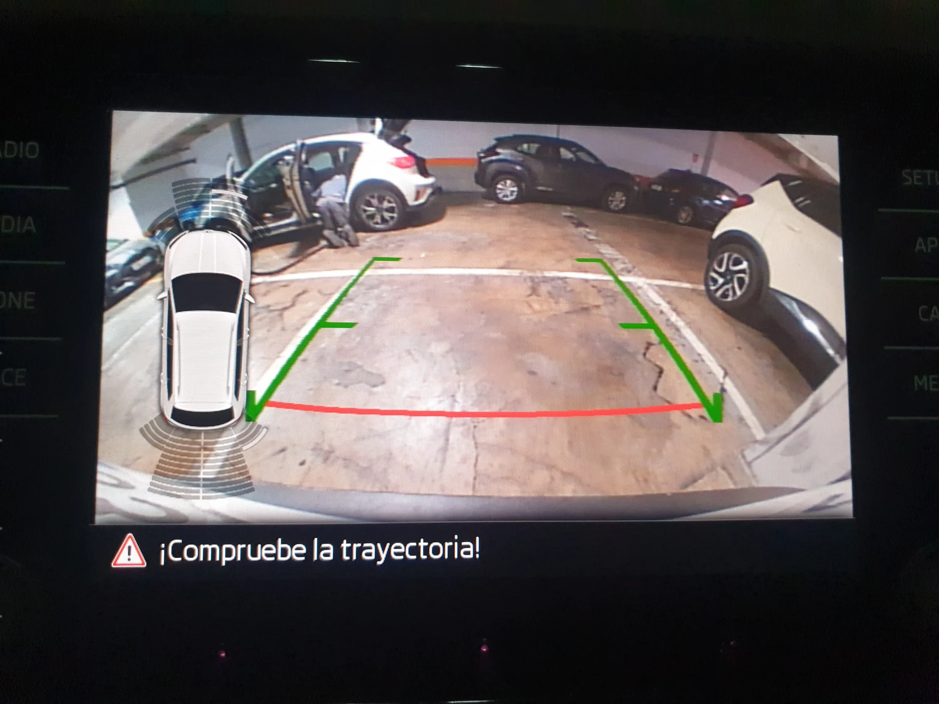 Škoda Karoq 1.0 TSI Ambition - foto 16