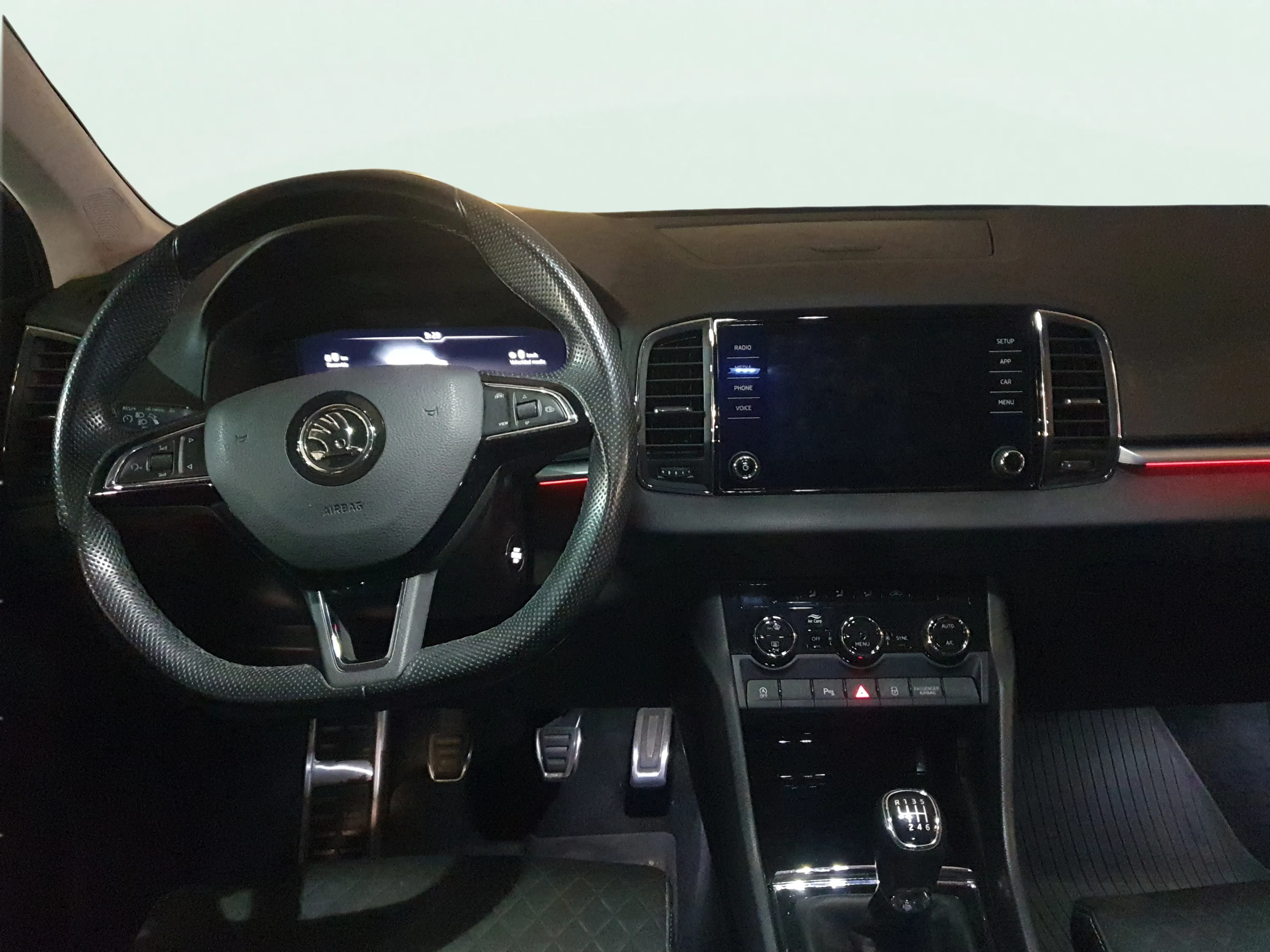 Škoda Karoq 1.0 TSI Ambition - foto 6