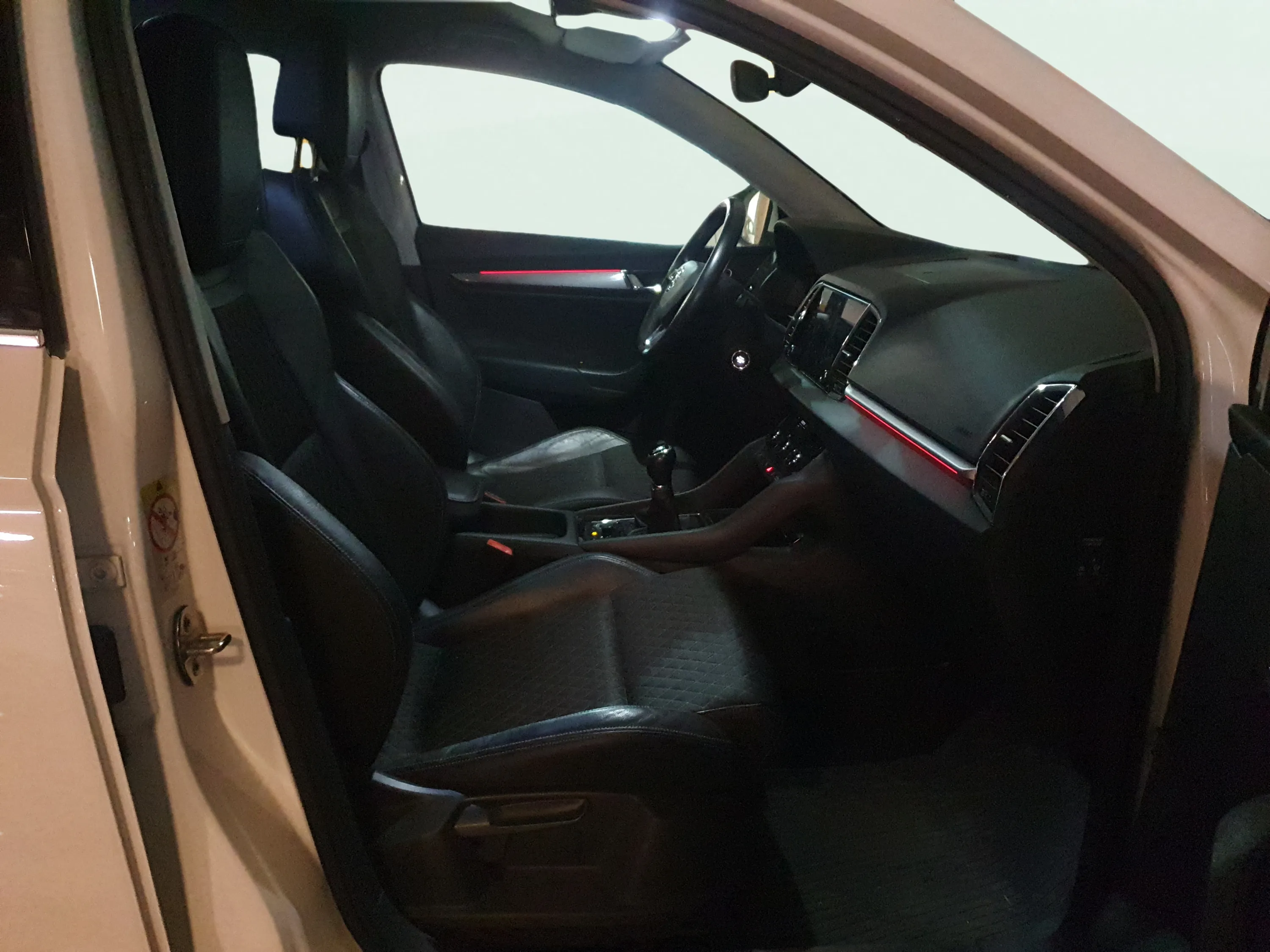 Škoda Karoq 1.0 TSI Ambition - foto 10