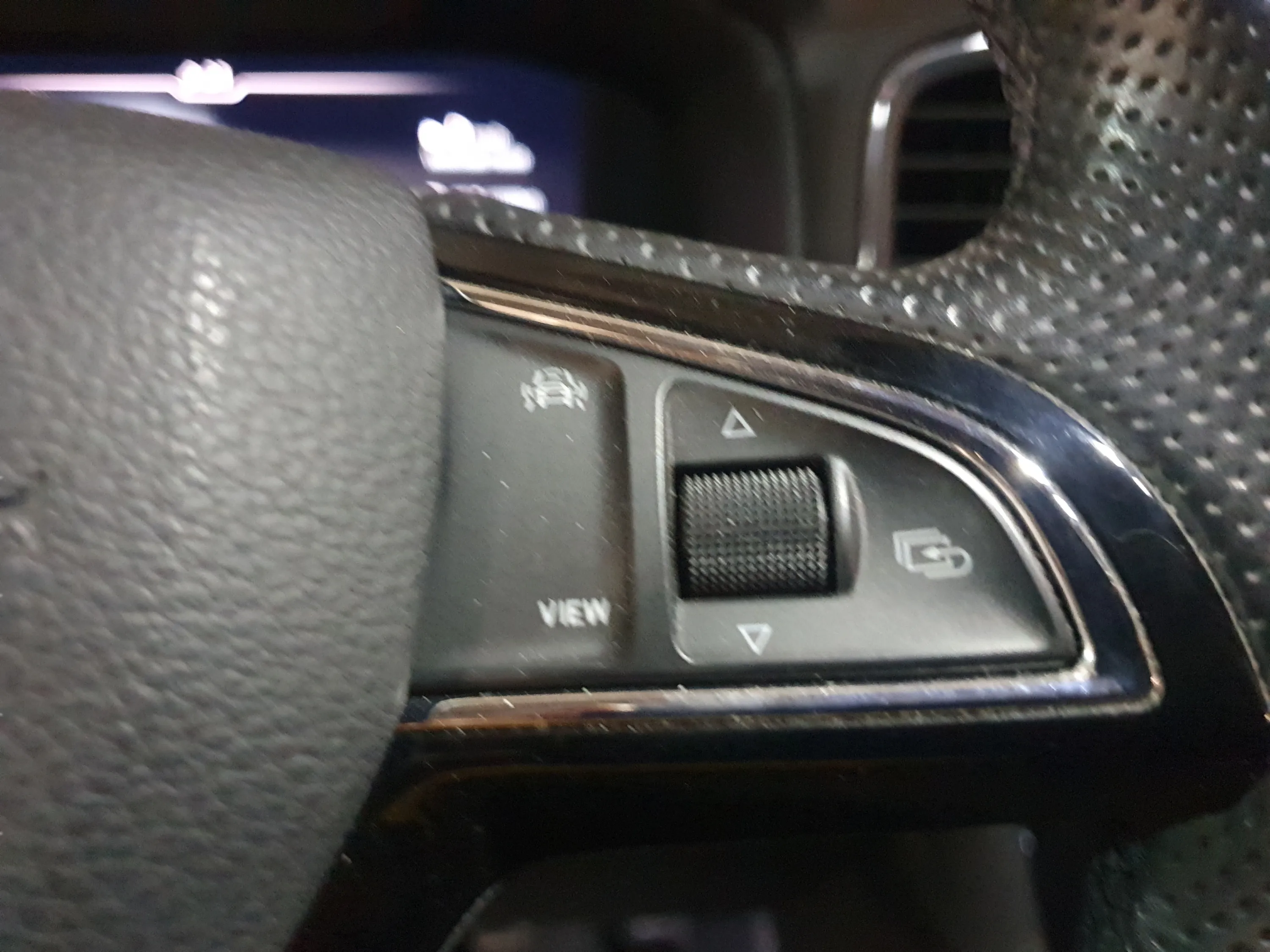 Škoda Karoq 1.0 TSI Ambition - foto 14