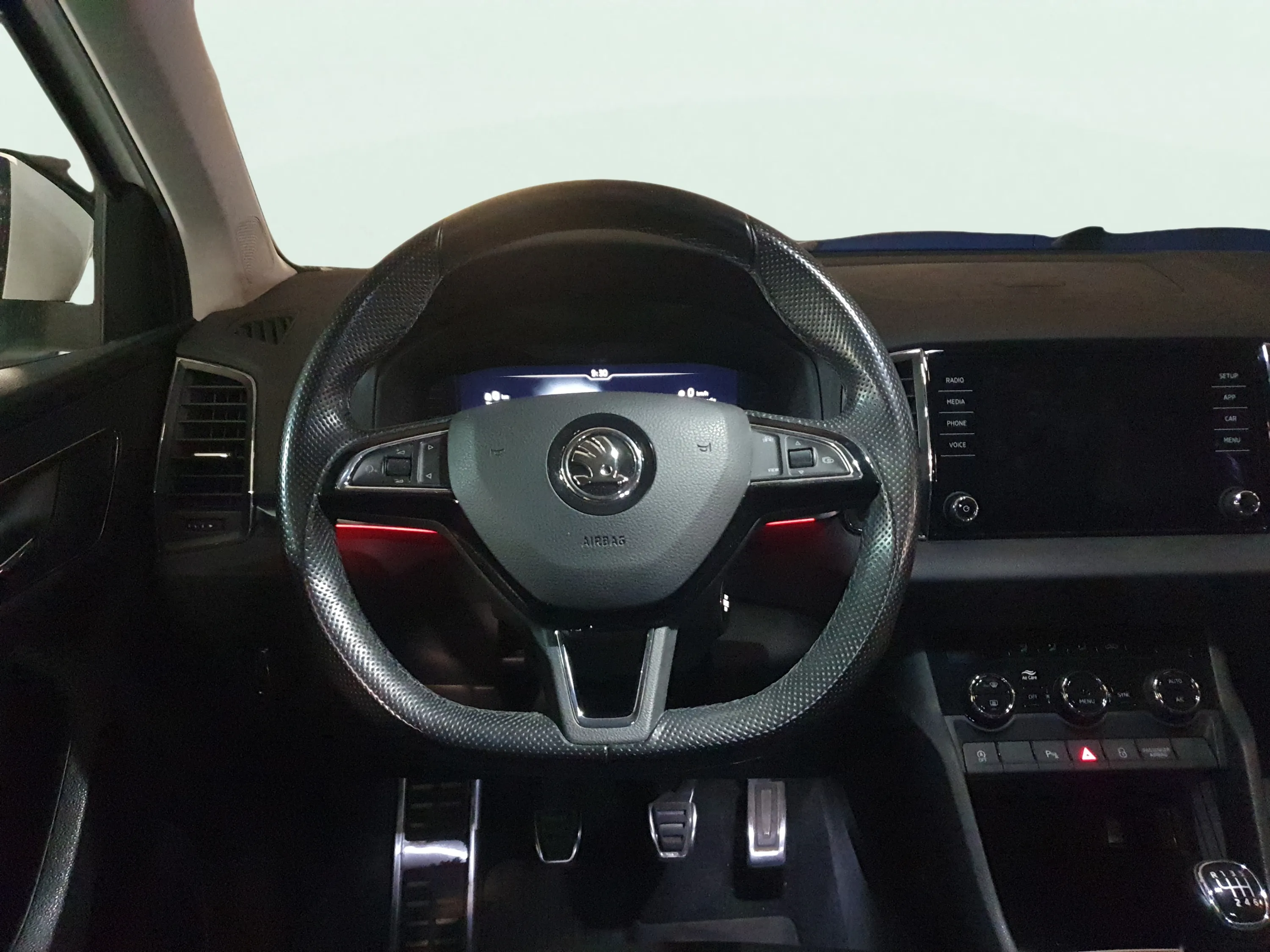 Škoda Karoq 1.0 TSI Ambition - foto 8