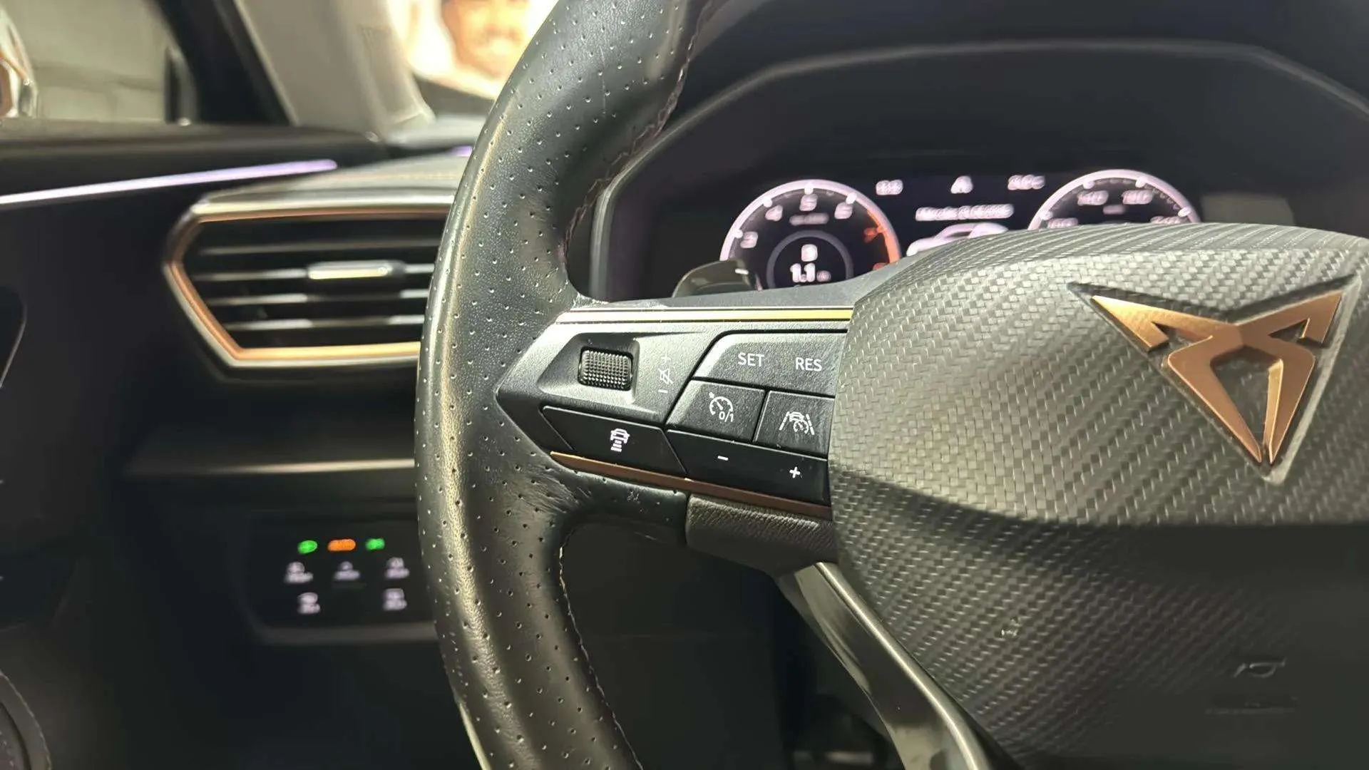 Cupra Formentor 1.5 TSI DSG - foto 17