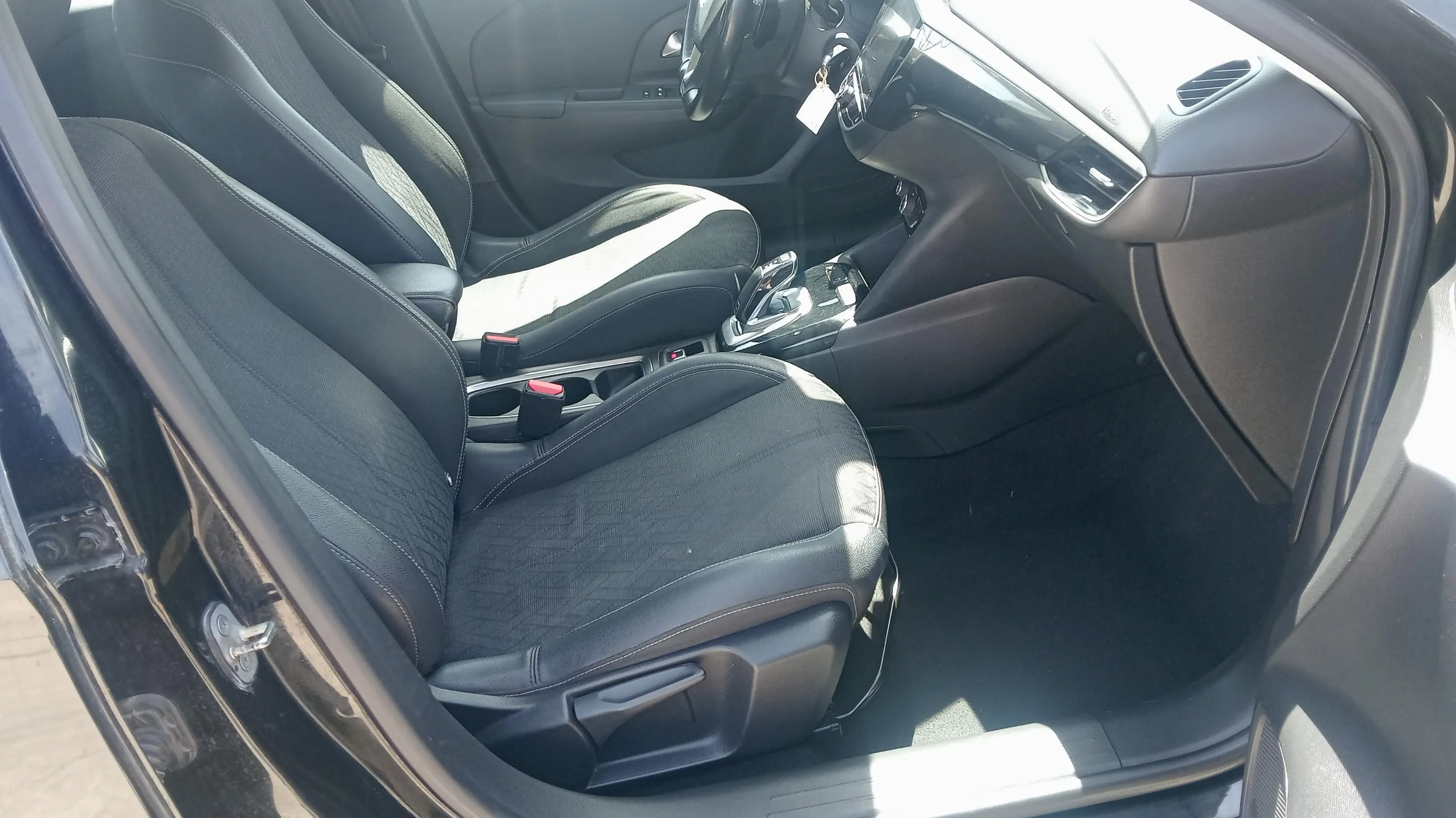 Opel Corsa 1.2T XHL Elegance - foto 17