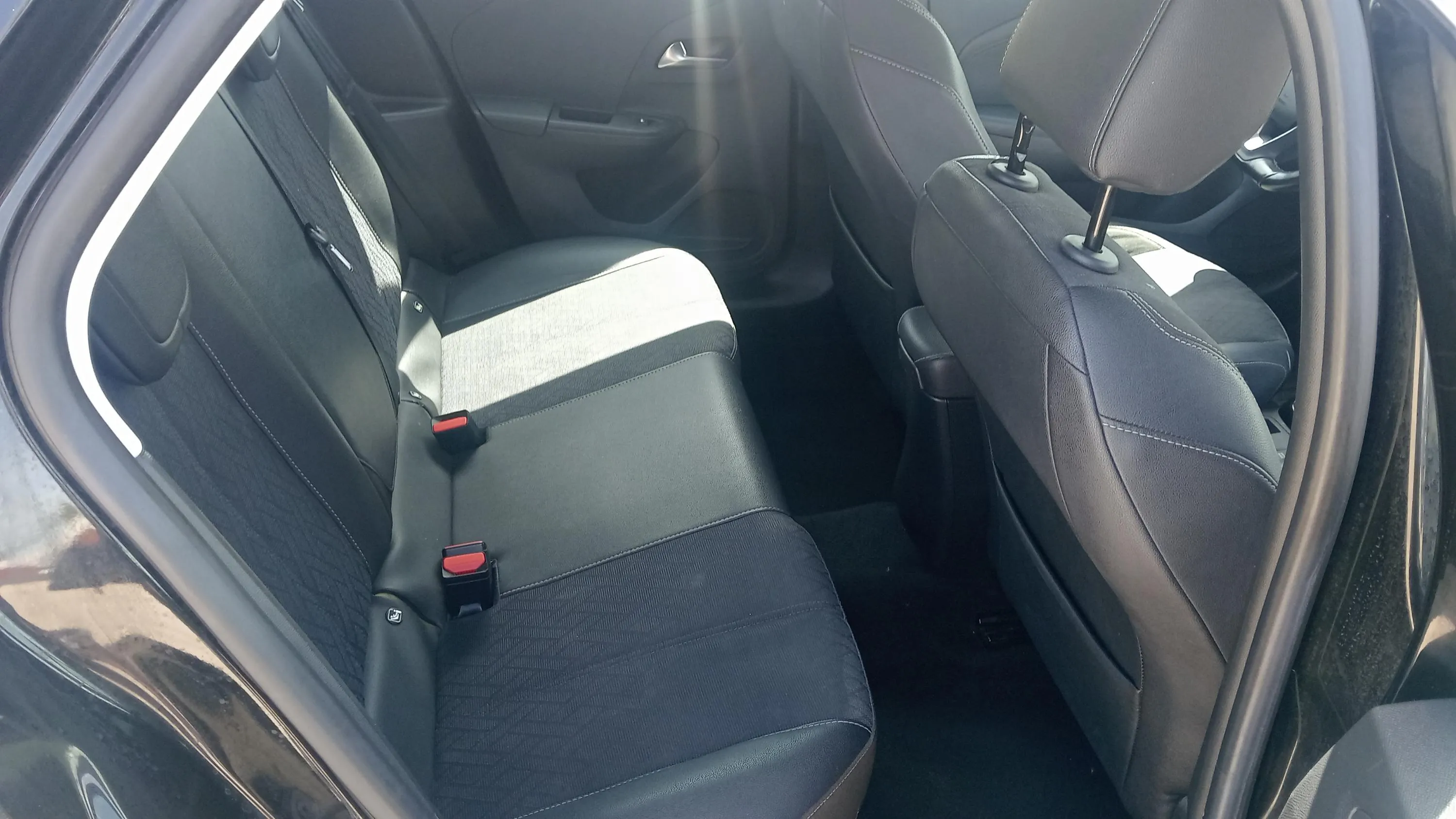 Opel Corsa 1.2T XHL Elegance - foto 18