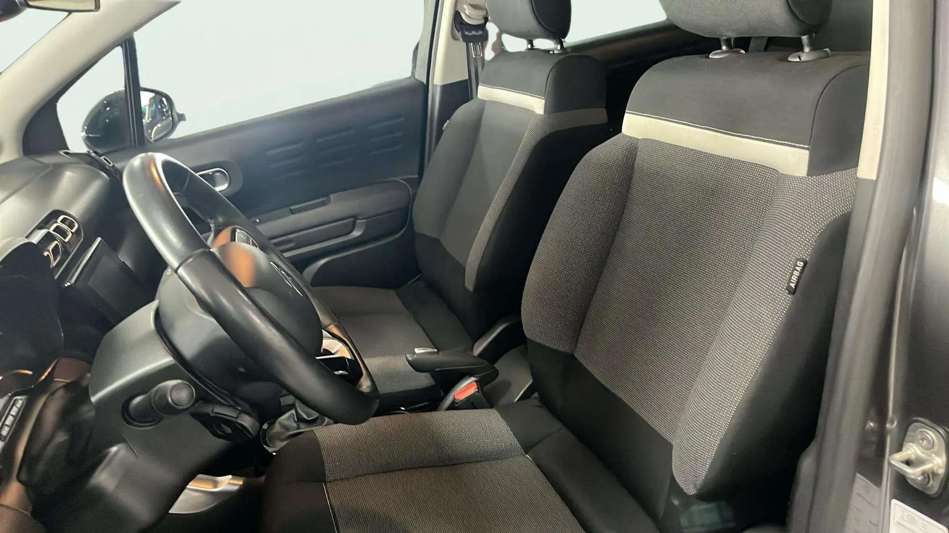 Citroën C3 Aircross PureTech BVM6 YOU - foto 23