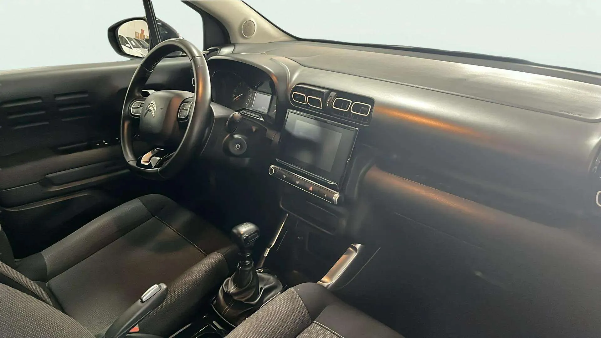 Citroën C3 Aircross PureTech BVM6 YOU - foto 11