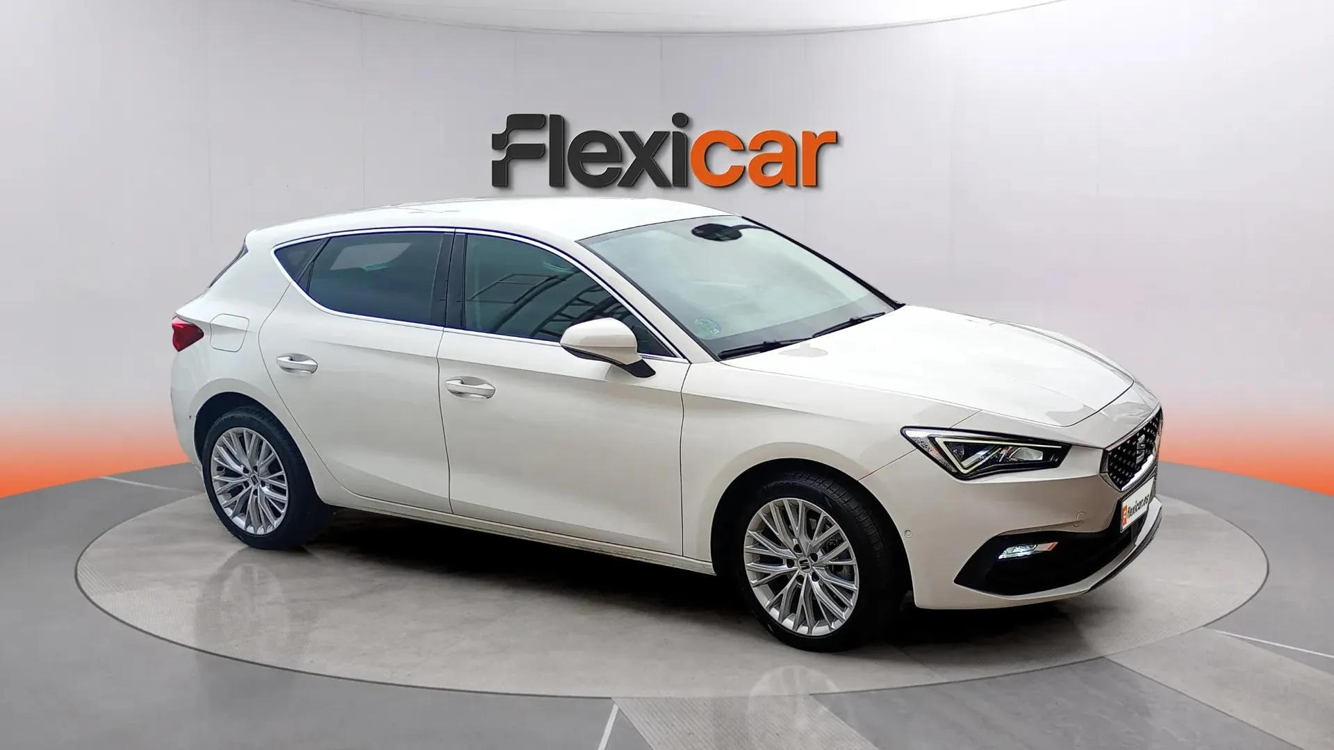 SEAT León 1.5 eTSI DSG-7 Xcellence - foto 1