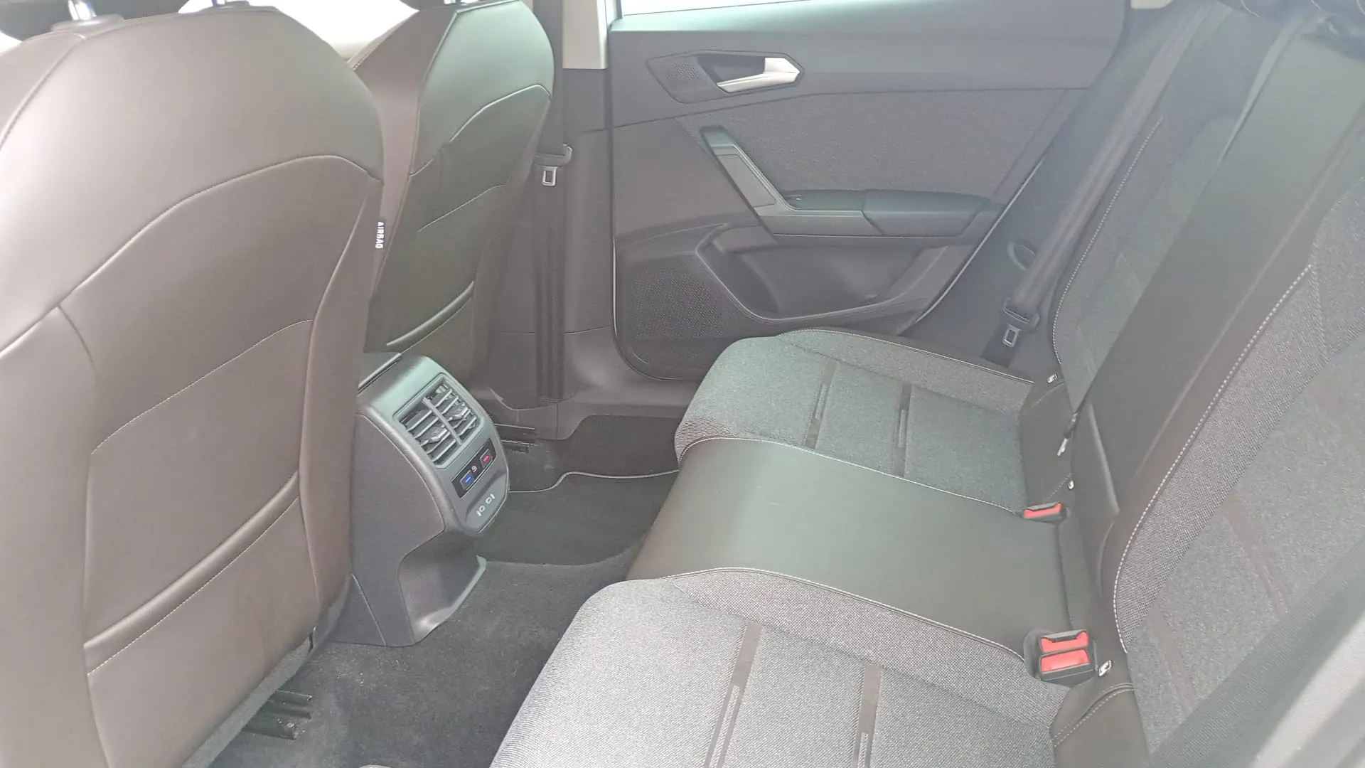 SEAT León 1.5 eTSI DSG-7 Xcellence - foto 9