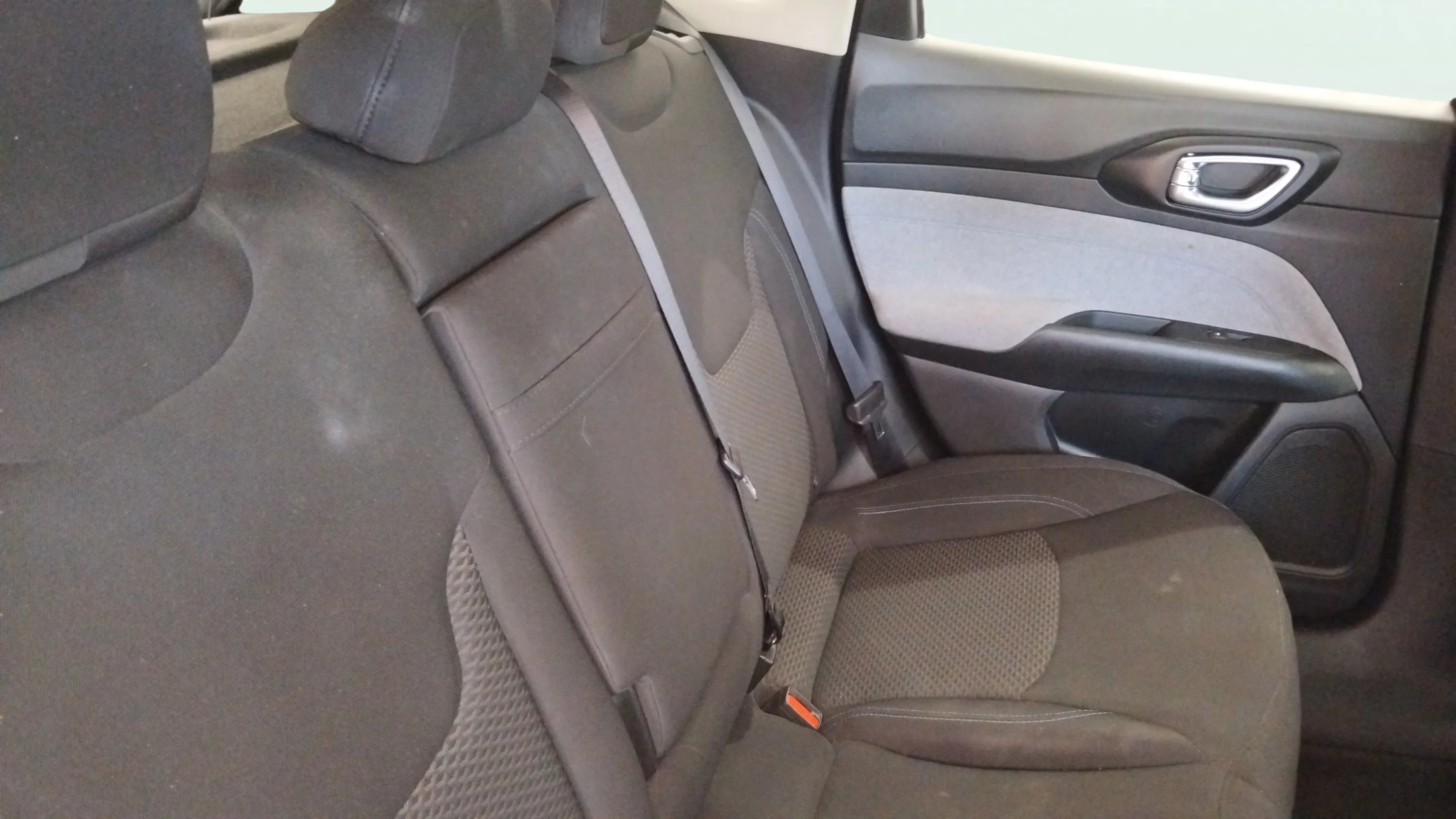 Jeep Compass 1.3 Gse T4 Longitude FWD - foto 9