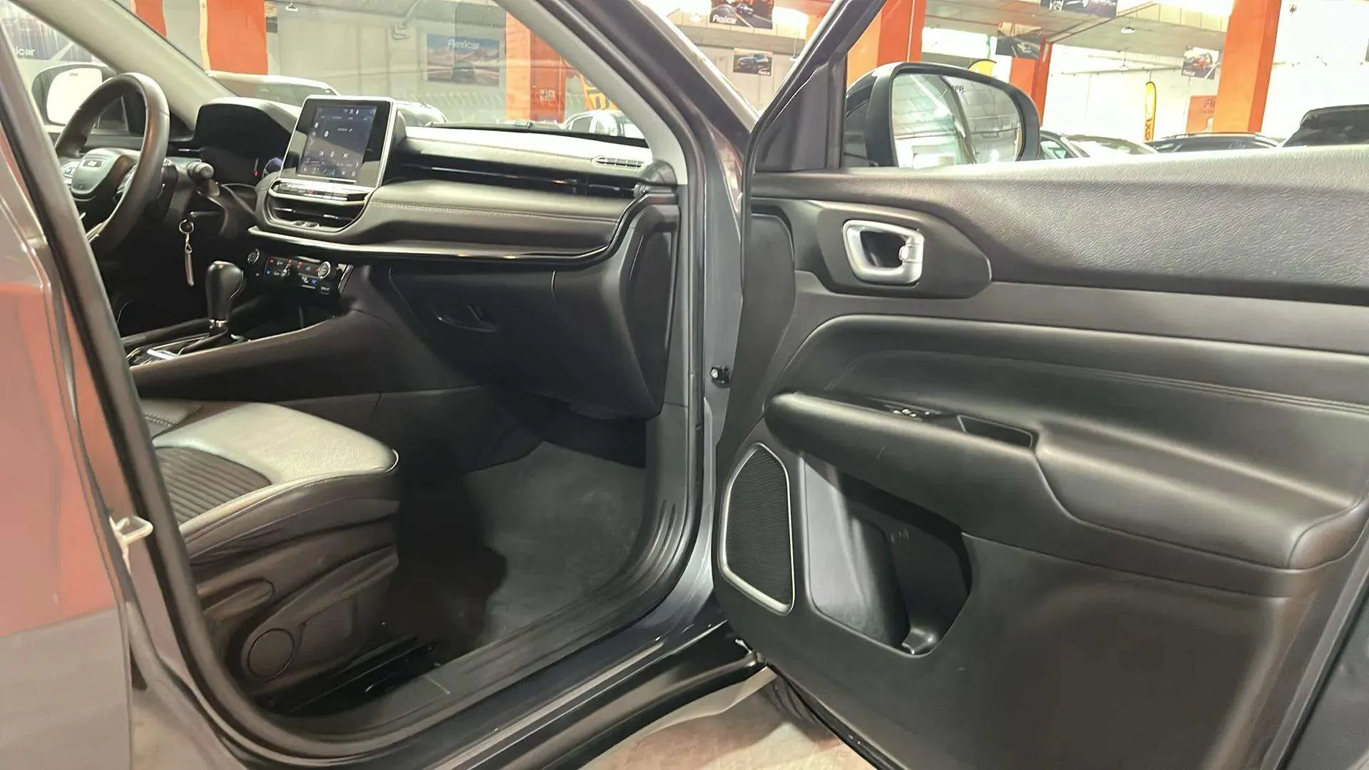 Jeep Compass eHybrid 1.5 MHEV Night Eagle Dct - foto 13