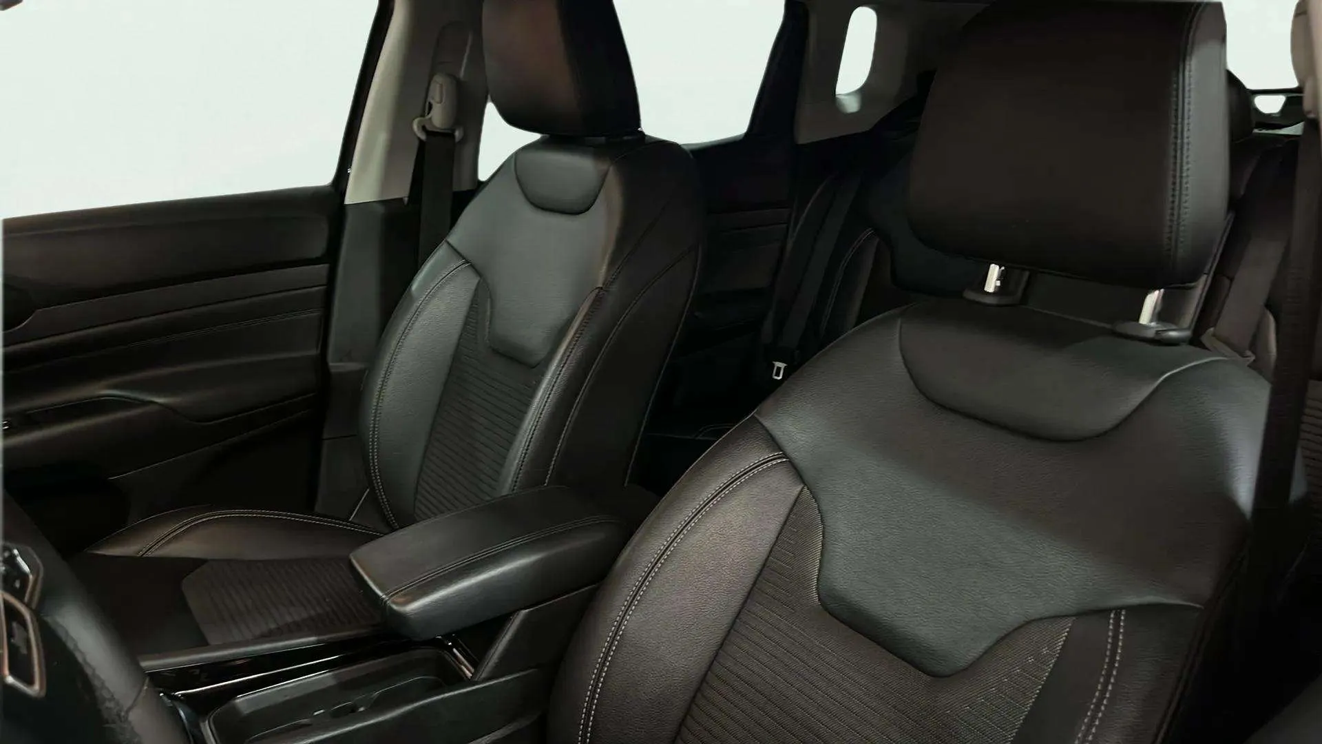 Jeep Compass eHybrid 1.5 MHEV Night Eagle Dct - foto 24