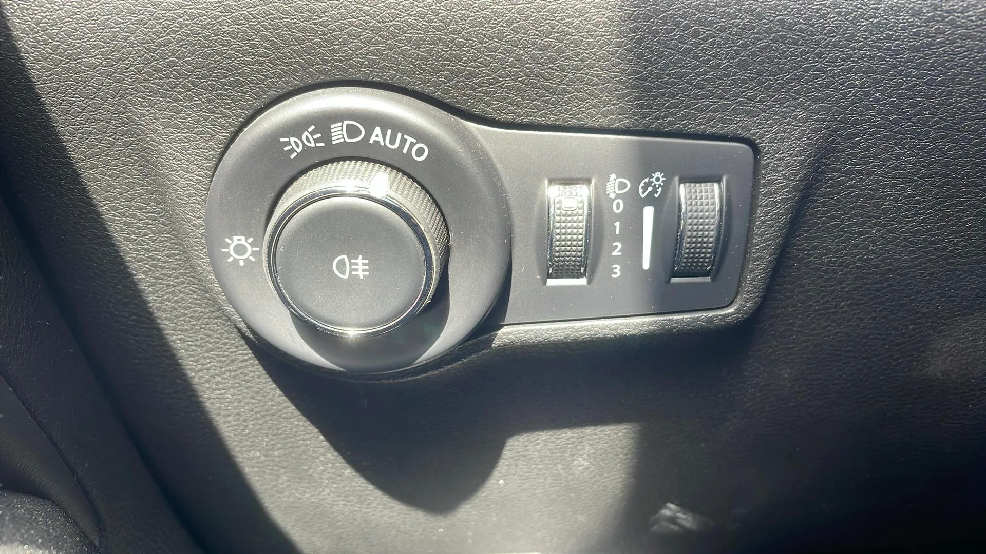 Jeep Compass eHybrid 1.5 MHEV Night Eagle Dct - foto 33
