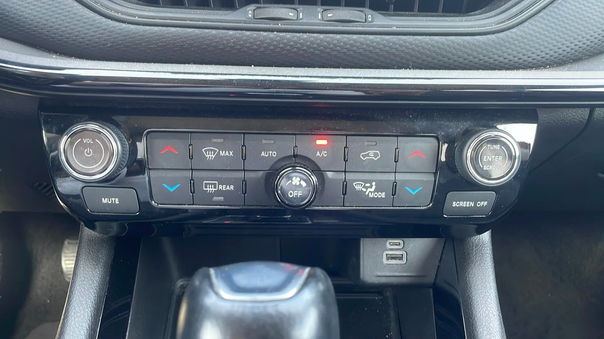 Jeep Compass eHybrid 1.5 MHEV Night Eagle Dct - foto 24
