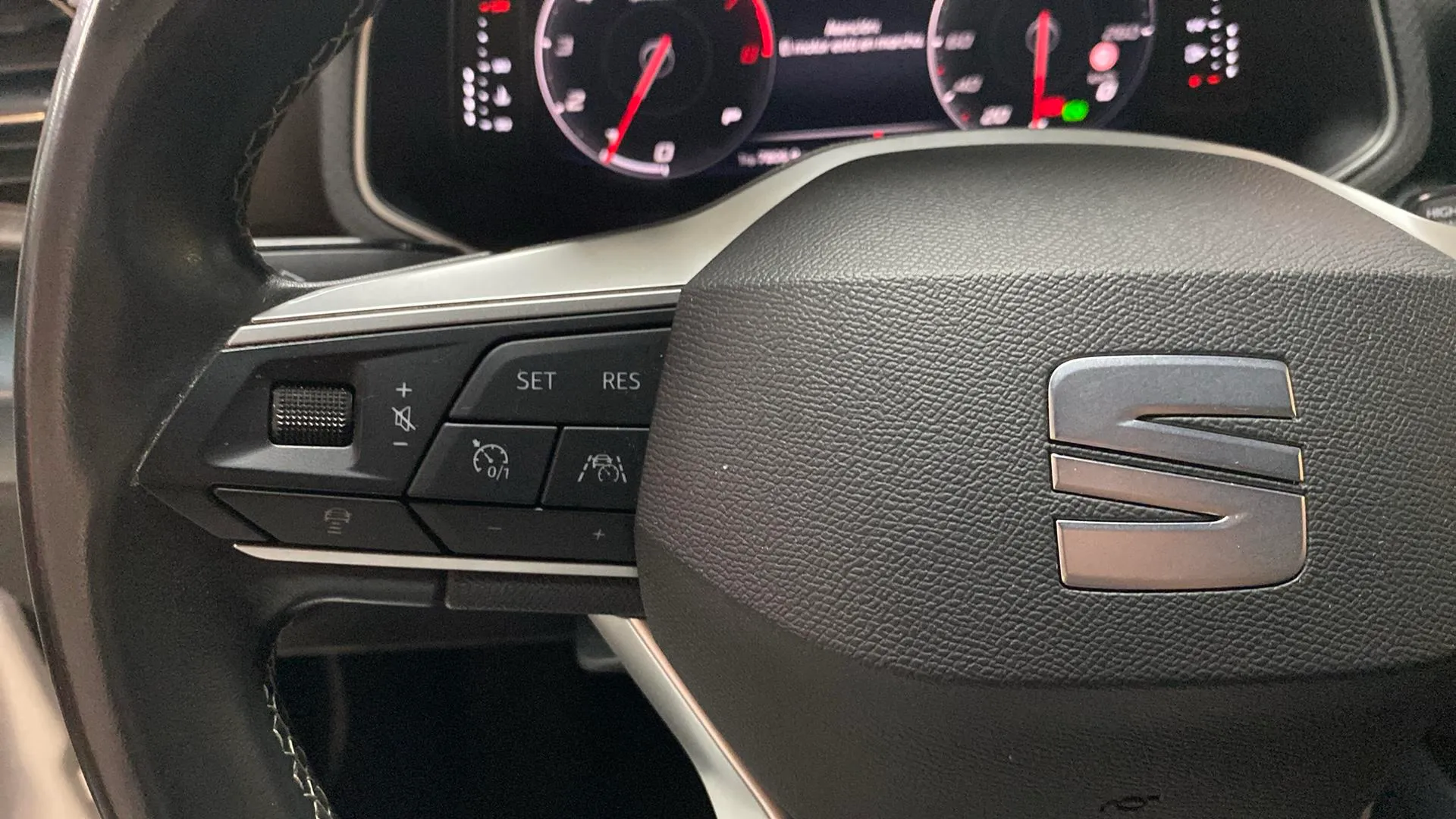 SEAT Arona 1.5 TSI DSG Special Edition - foto 10