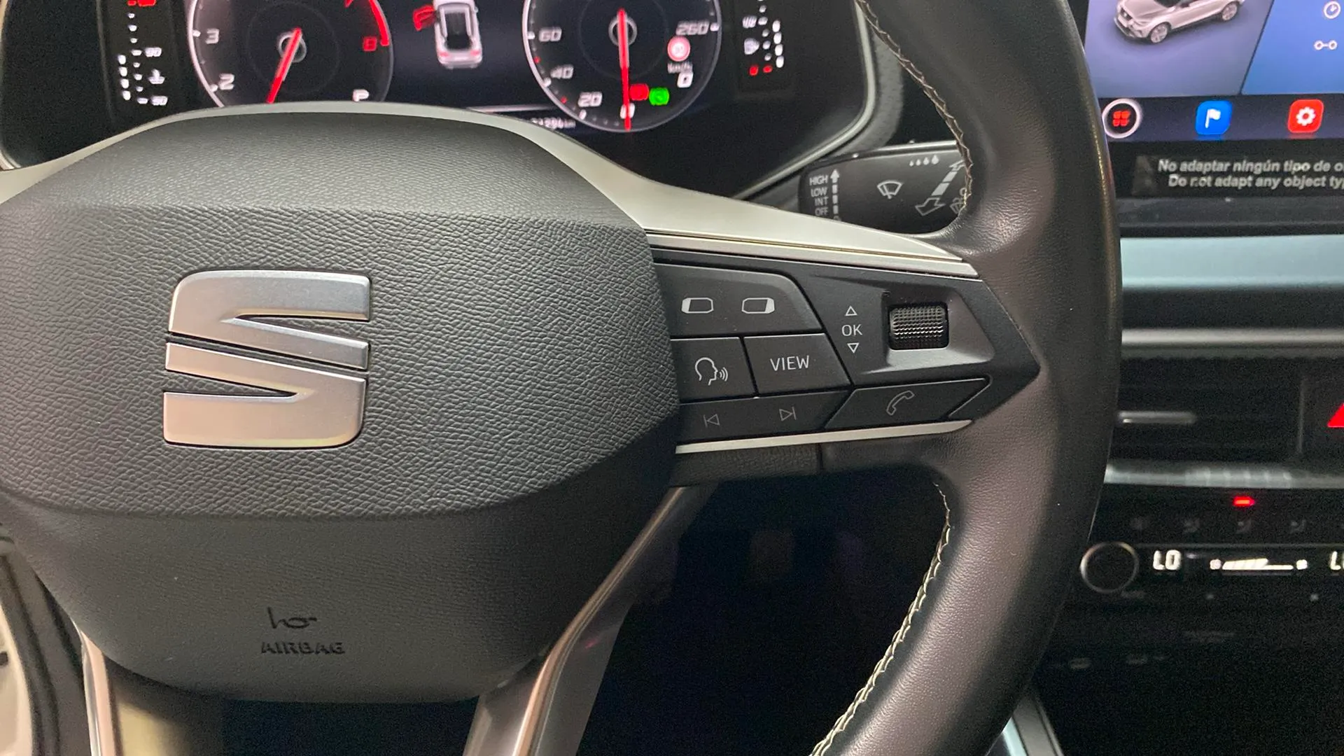 SEAT Arona 1.5 TSI DSG Special Edition - foto 11