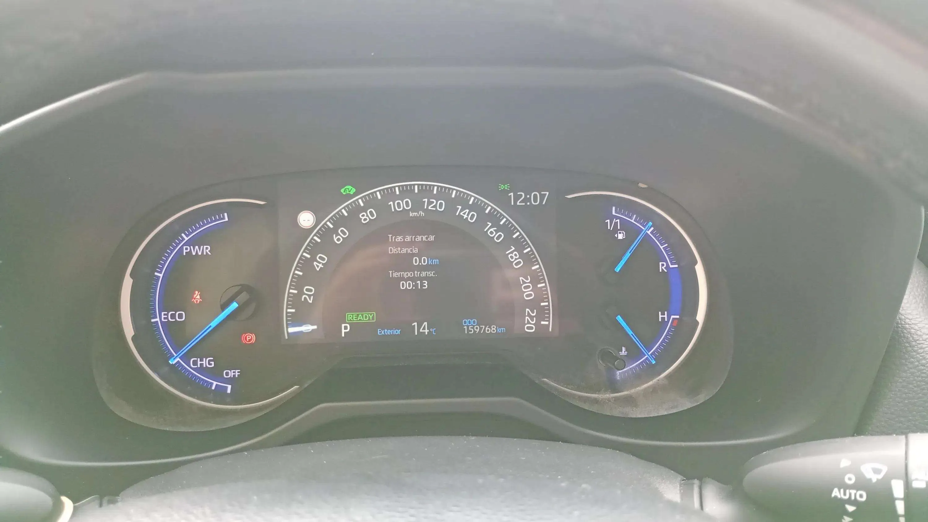 Toyota RAV4 2.5l 220H Advance - foto 7