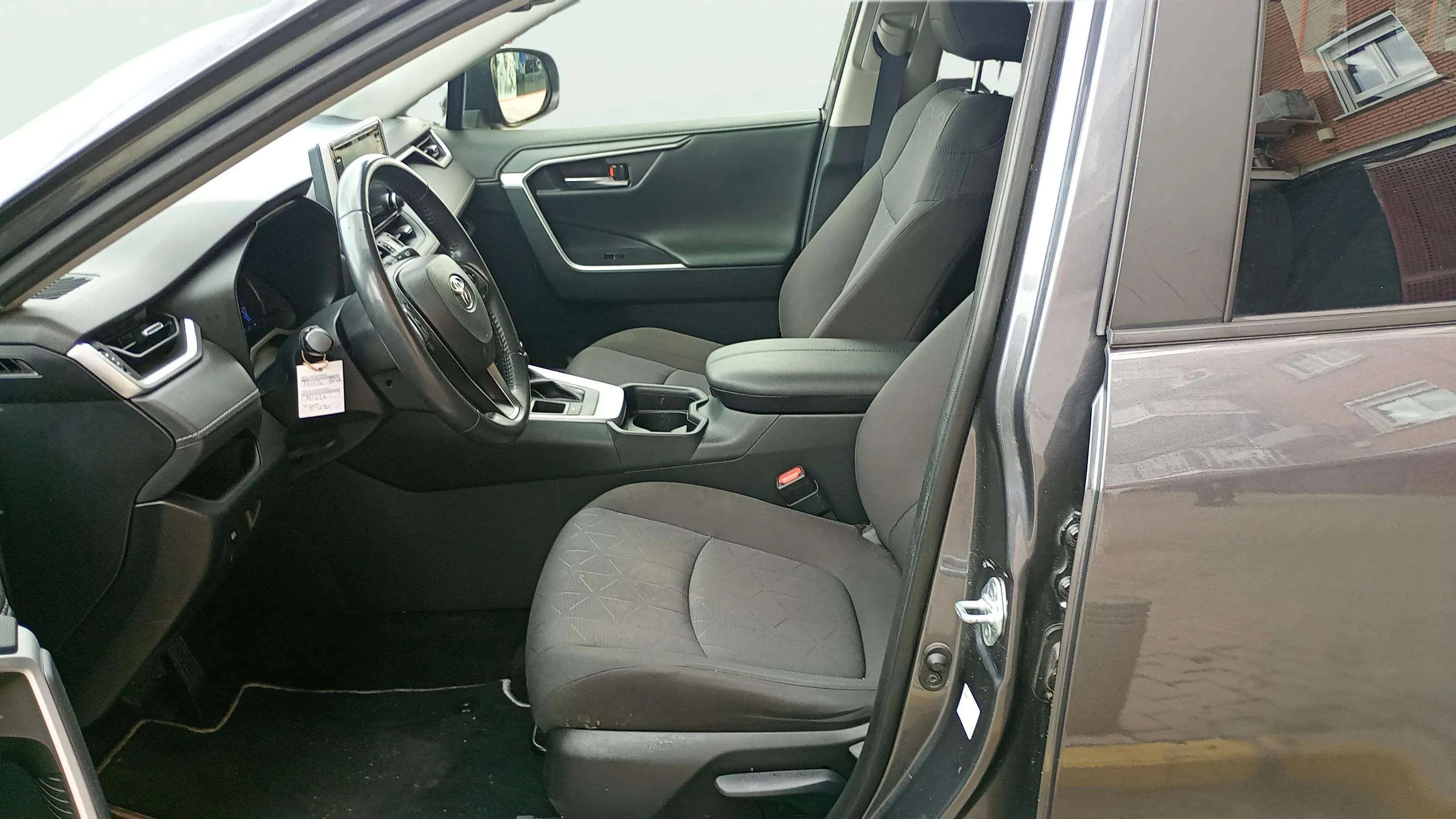 Toyota RAV4 2.5l 220H Advance - foto 11