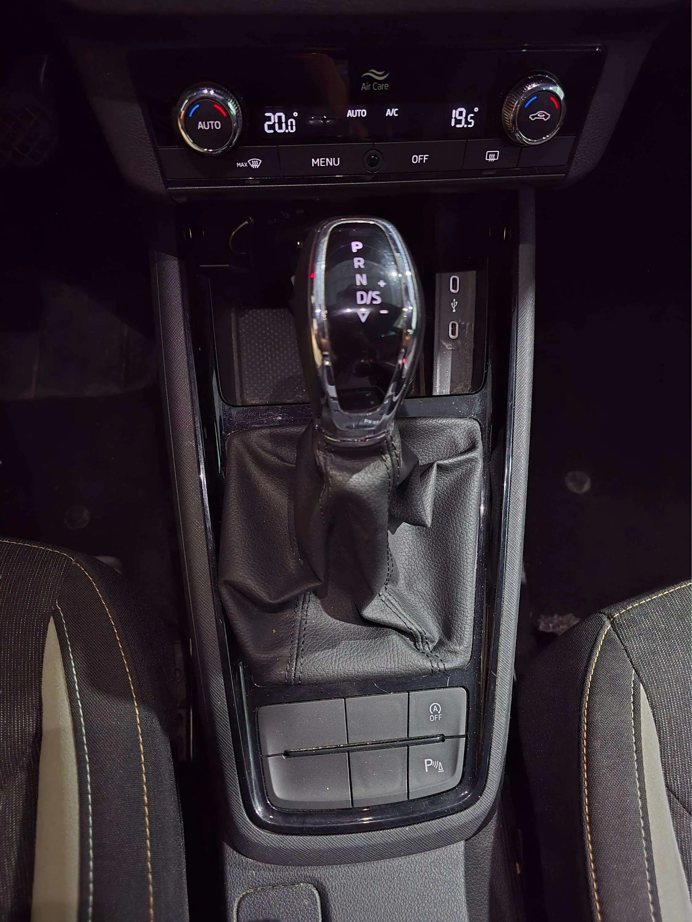Škoda Kamiq 1.0 TSI DSG Sport - foto 14