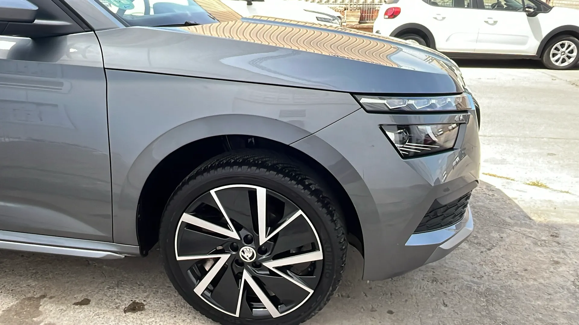 Škoda Kamiq 1.0 TSI DSG Sport - foto 9