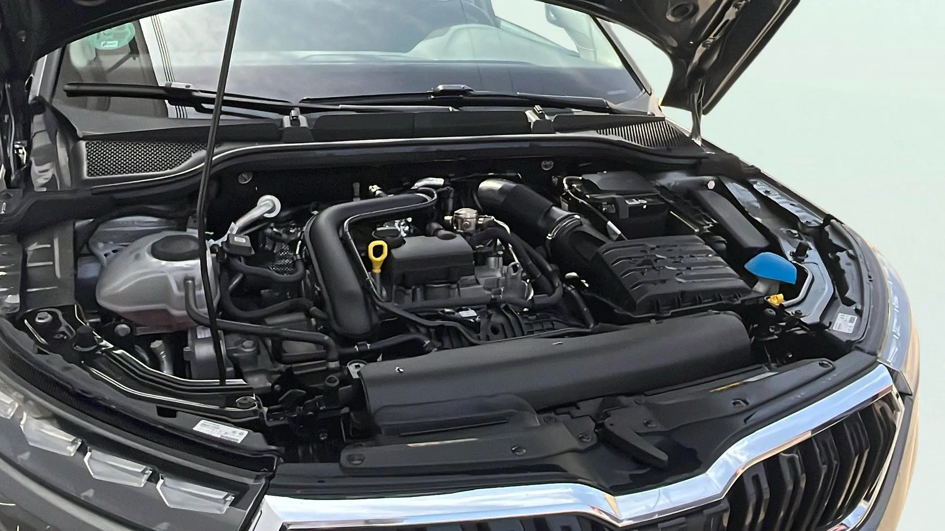 Škoda Kamiq 1.0 TSI DSG Sport - foto 22