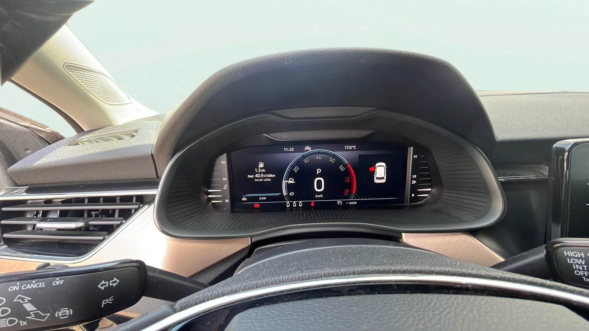 Škoda Kamiq 1.0 TSI DSG Sport - foto 16