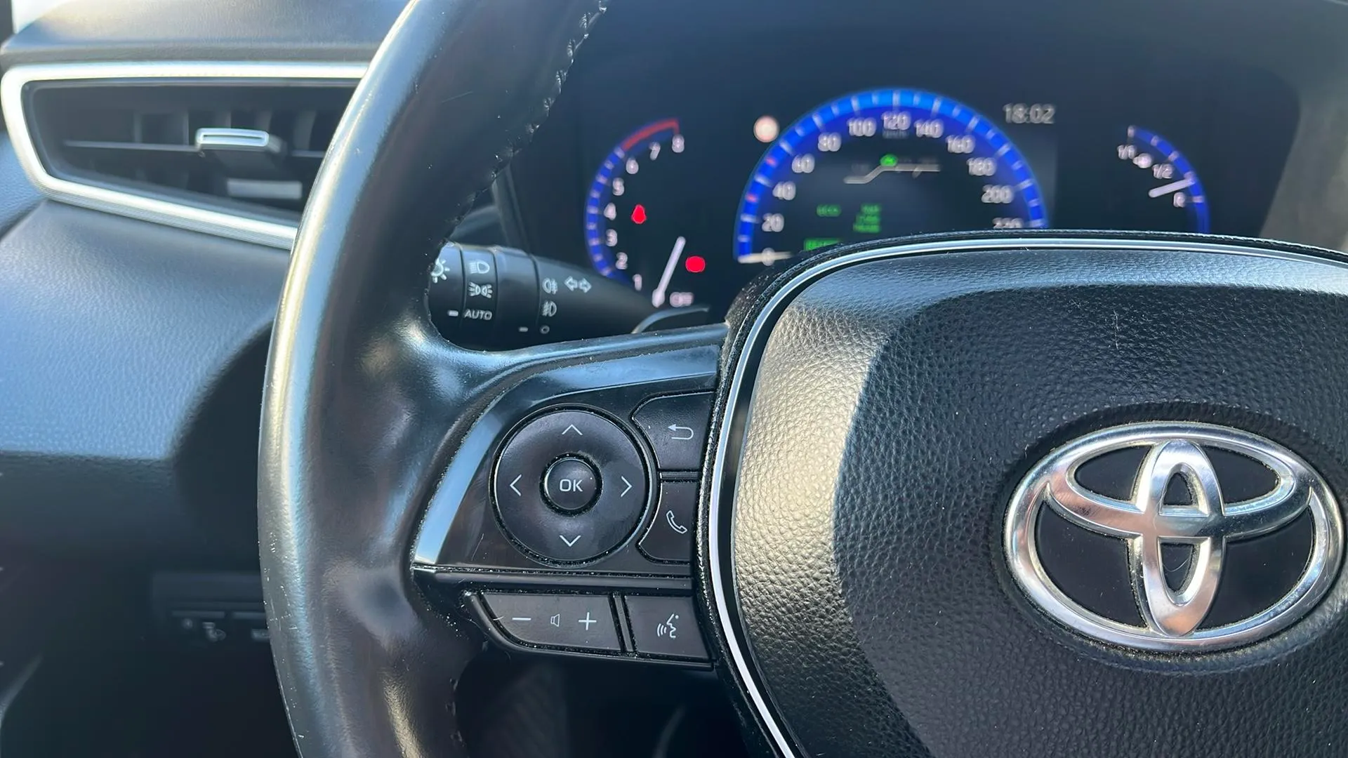 Toyota Corolla 2.0 180H Advance E-CVT Touring Sport - foto 10