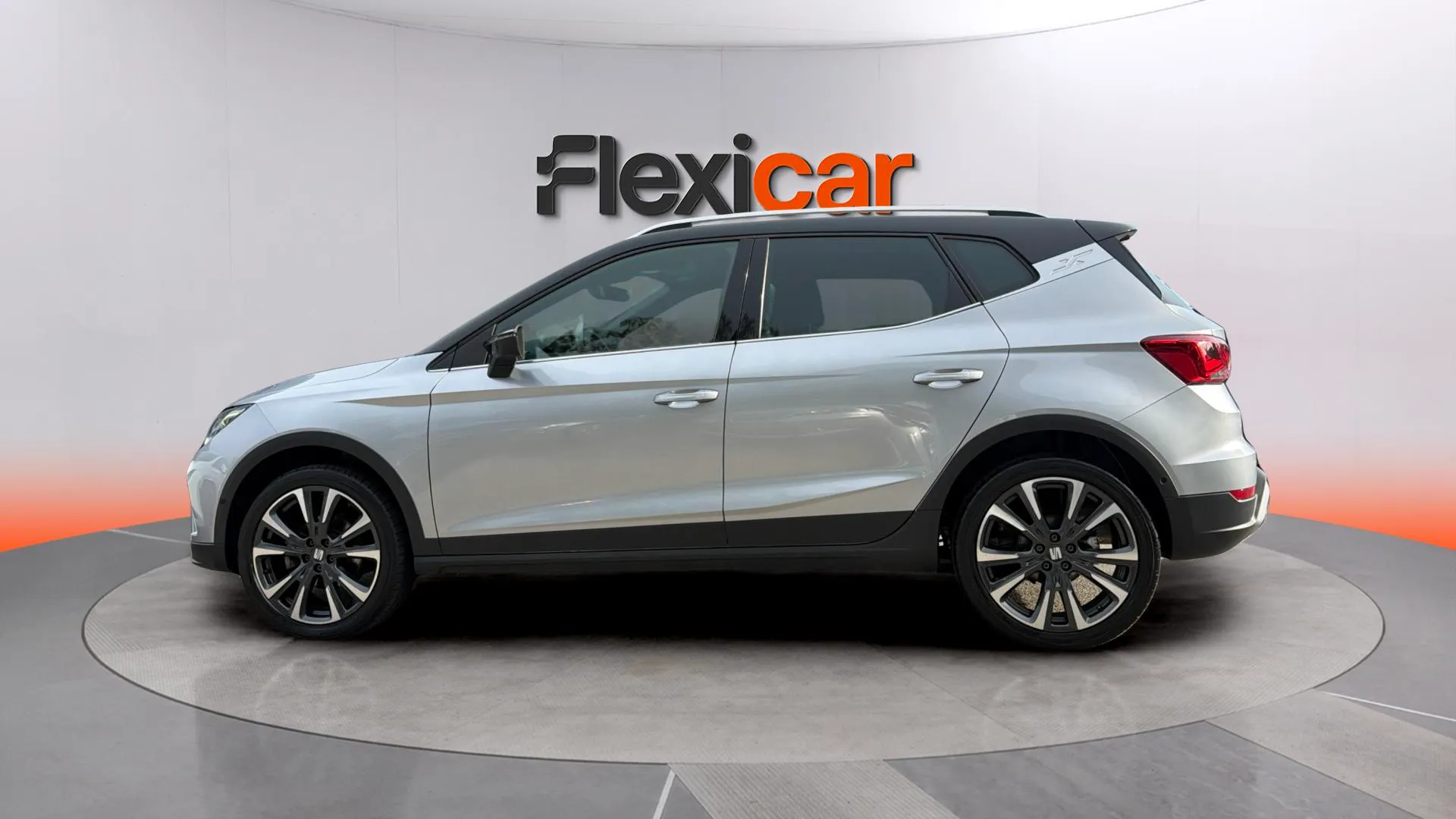 SEAT Arona 1.5 TSI DSG Special Edition - foto 4