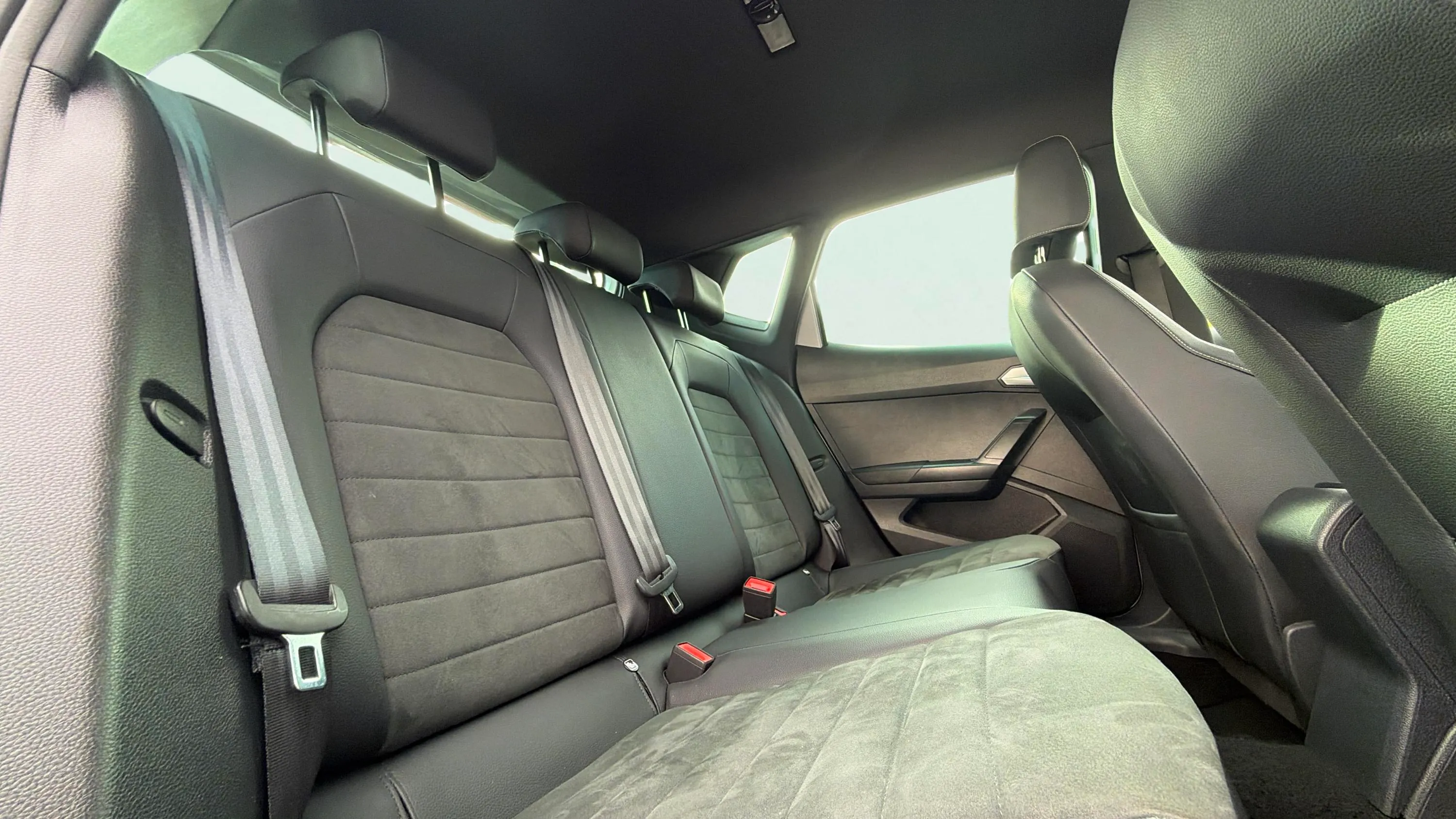 SEAT Arona 1.5 TSI DSG Special Edition - foto 10