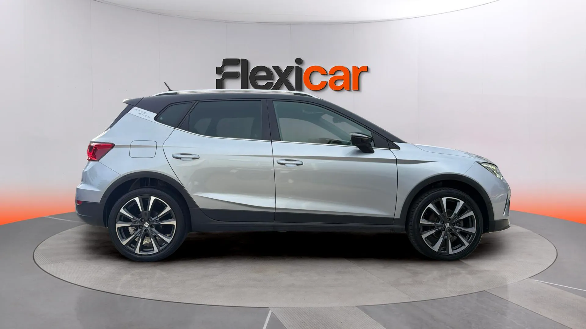 SEAT Arona 1.5 TSI DSG Special Edition - foto 8