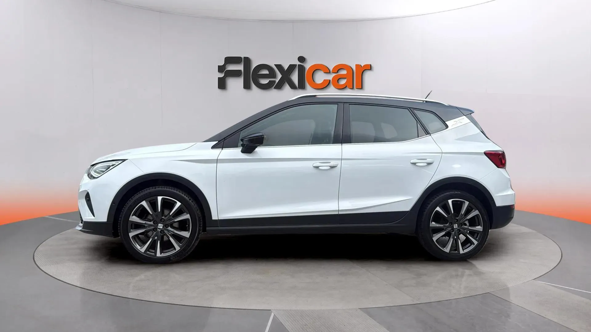 SEAT Arona 1.5 TSI DSG Special Edition - foto 4