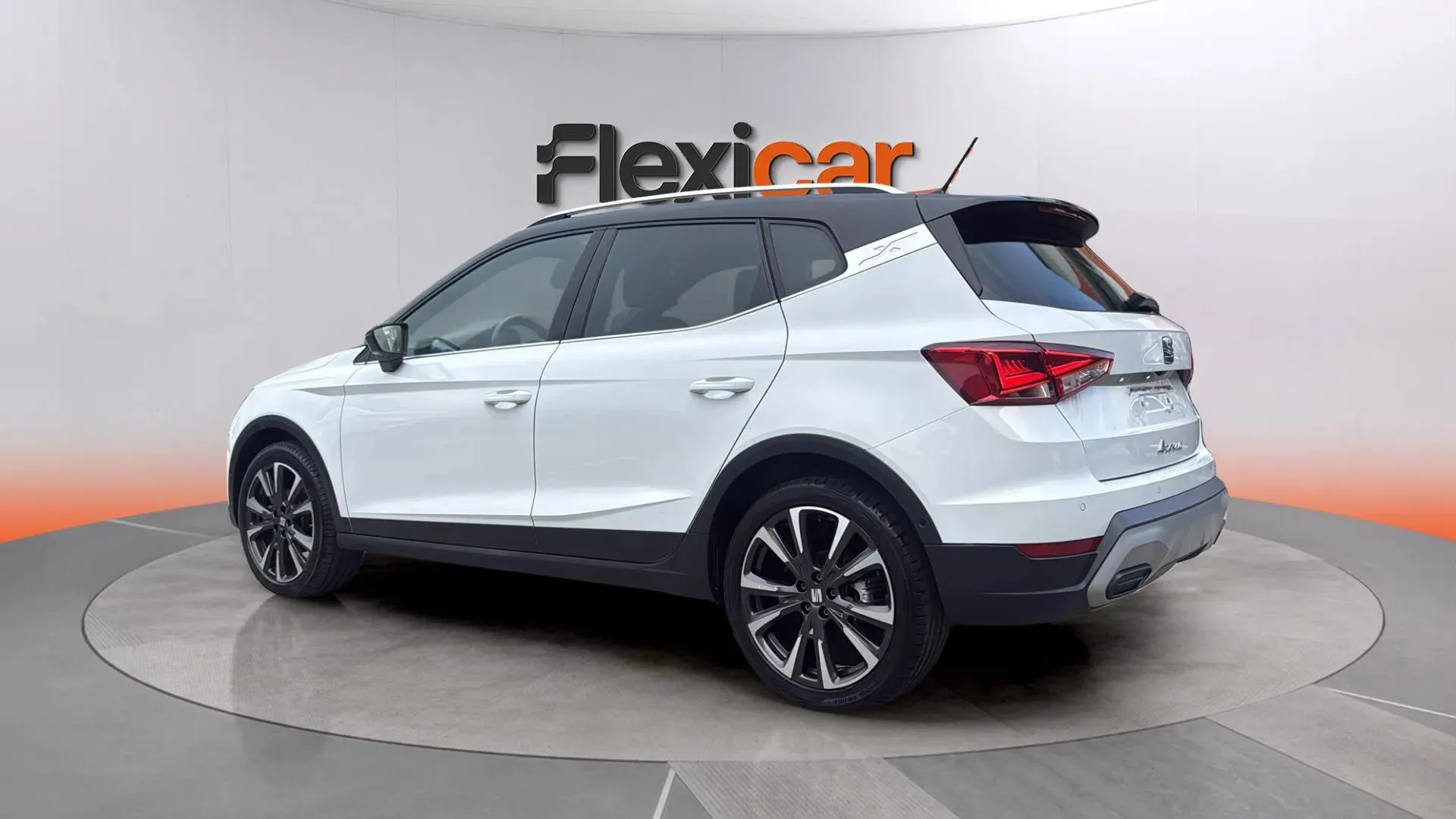 SEAT Arona 1.5 TSI DSG Special Edition - foto 7