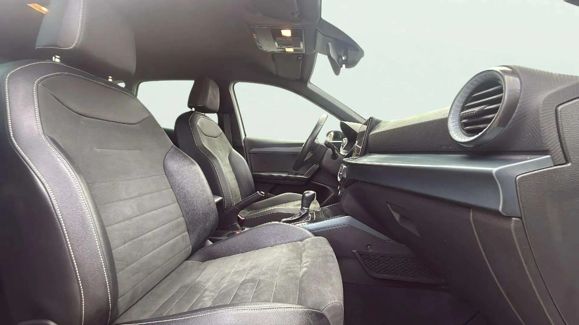 SEAT Arona 1.5 TSI DSG Special Edition - foto 8
