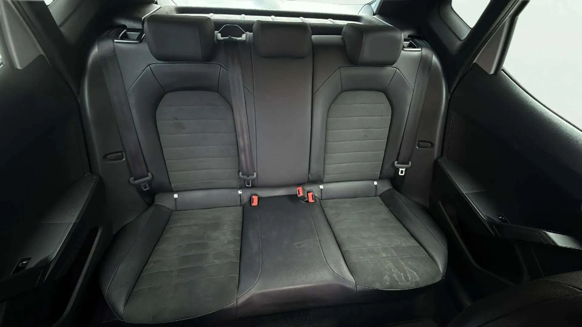 SEAT Arona 1.5 TSI DSG Special Edition - foto 18