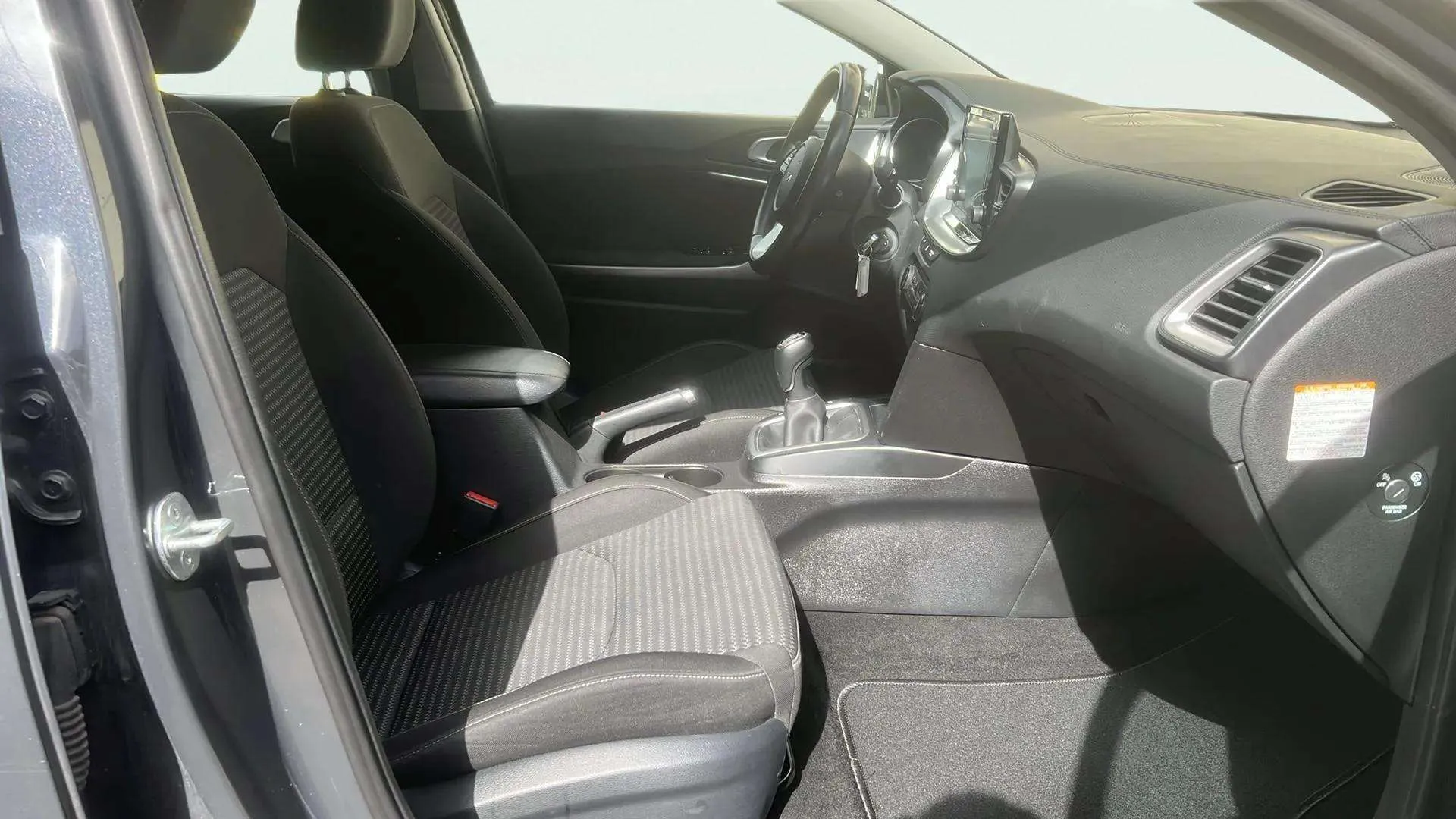 Kia Ceed 1.6 MHEV iMT Drive - foto 23