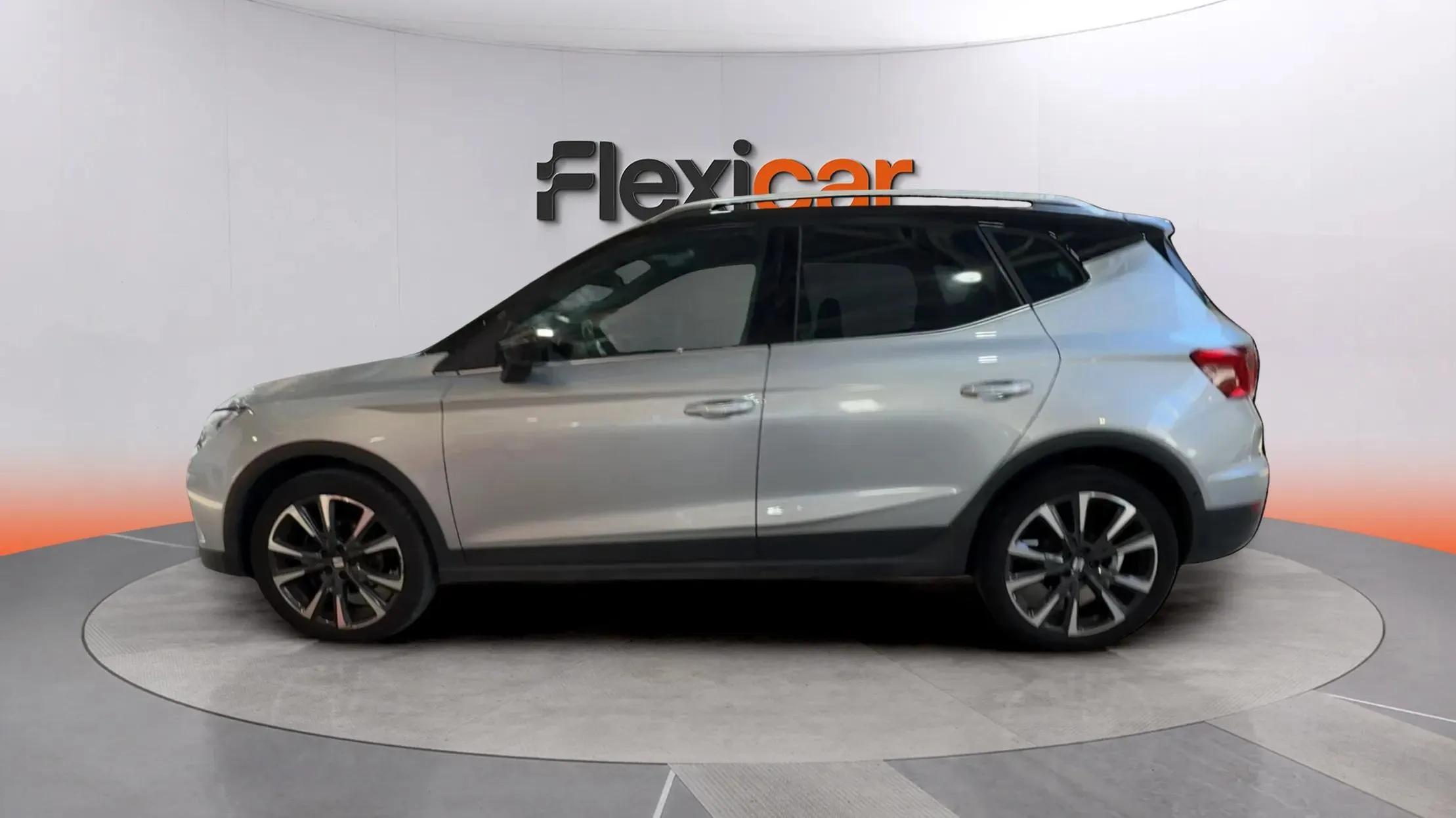 SEAT Arona 1.5 TSI DSG Special Edition - foto 4