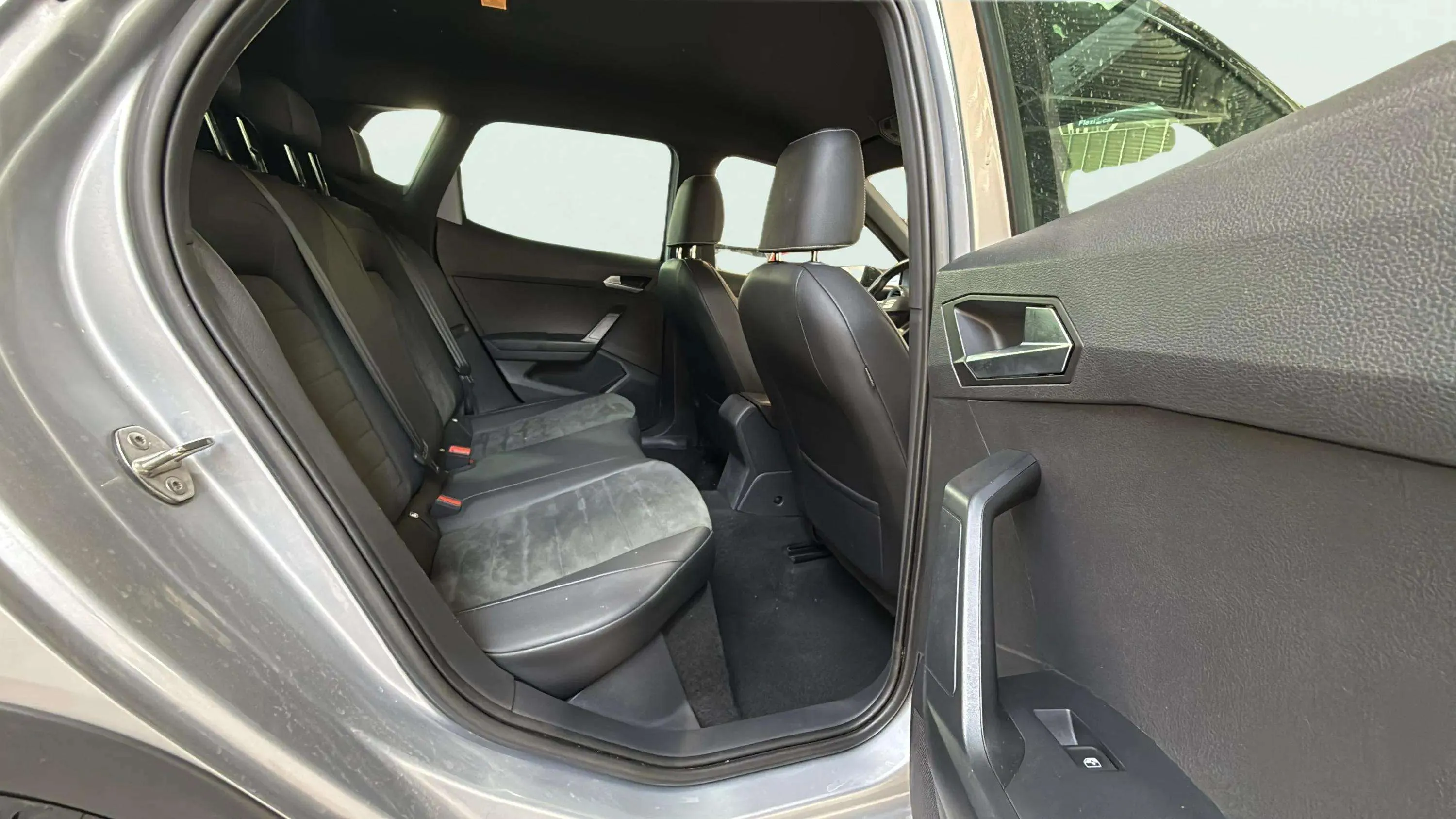 SEAT Arona 1.5 TSI DSG Special Edition - foto 14