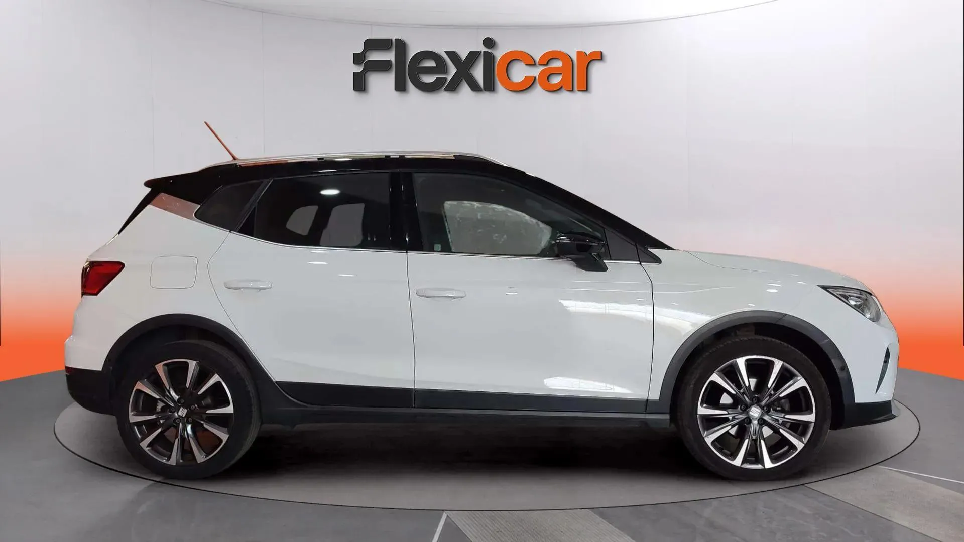 SEAT Arona 1.5 TSI DSG Special Edition - foto 4