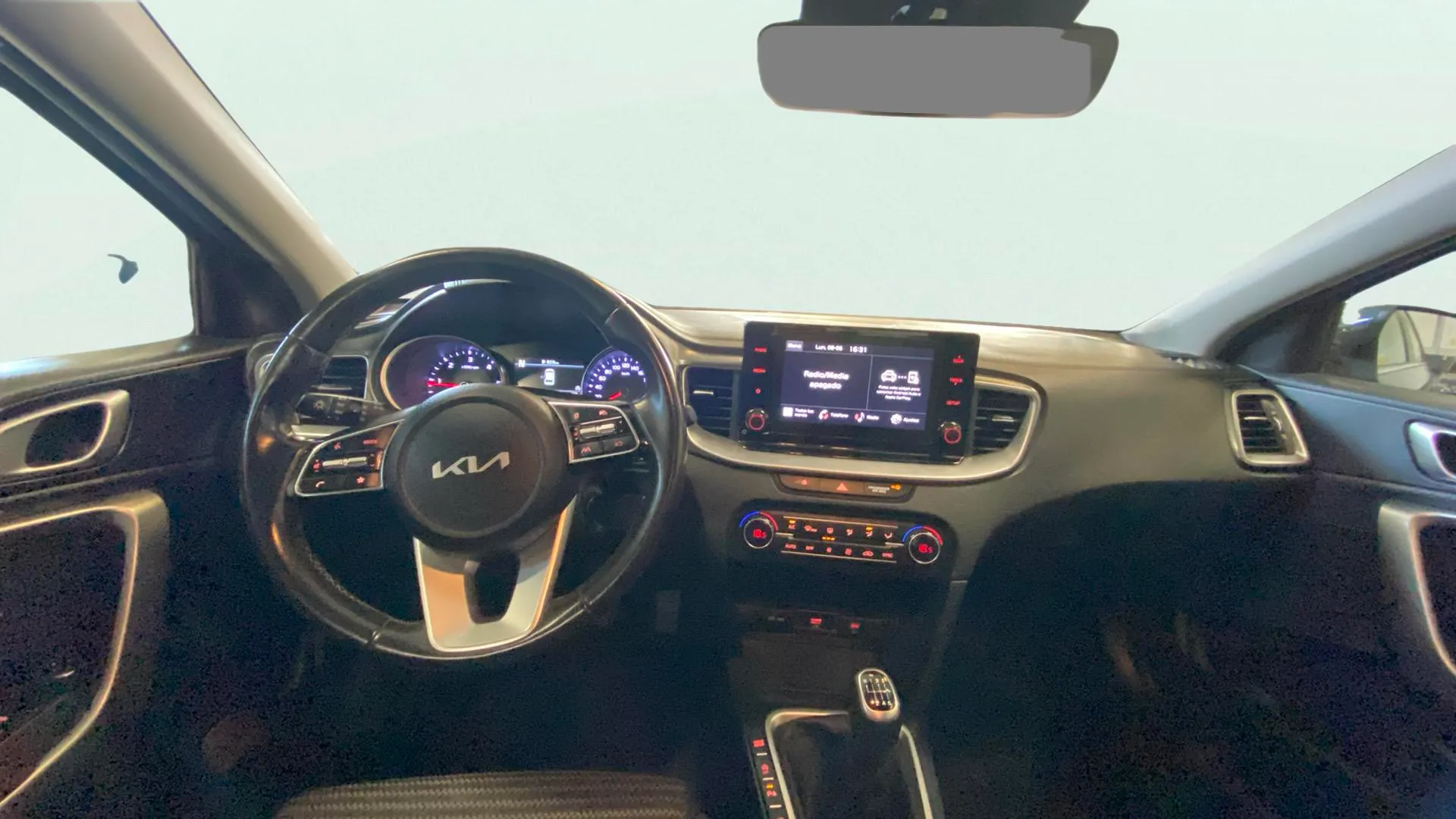 Kia Ceed 1.6 MHEV iMT Drive - foto 6