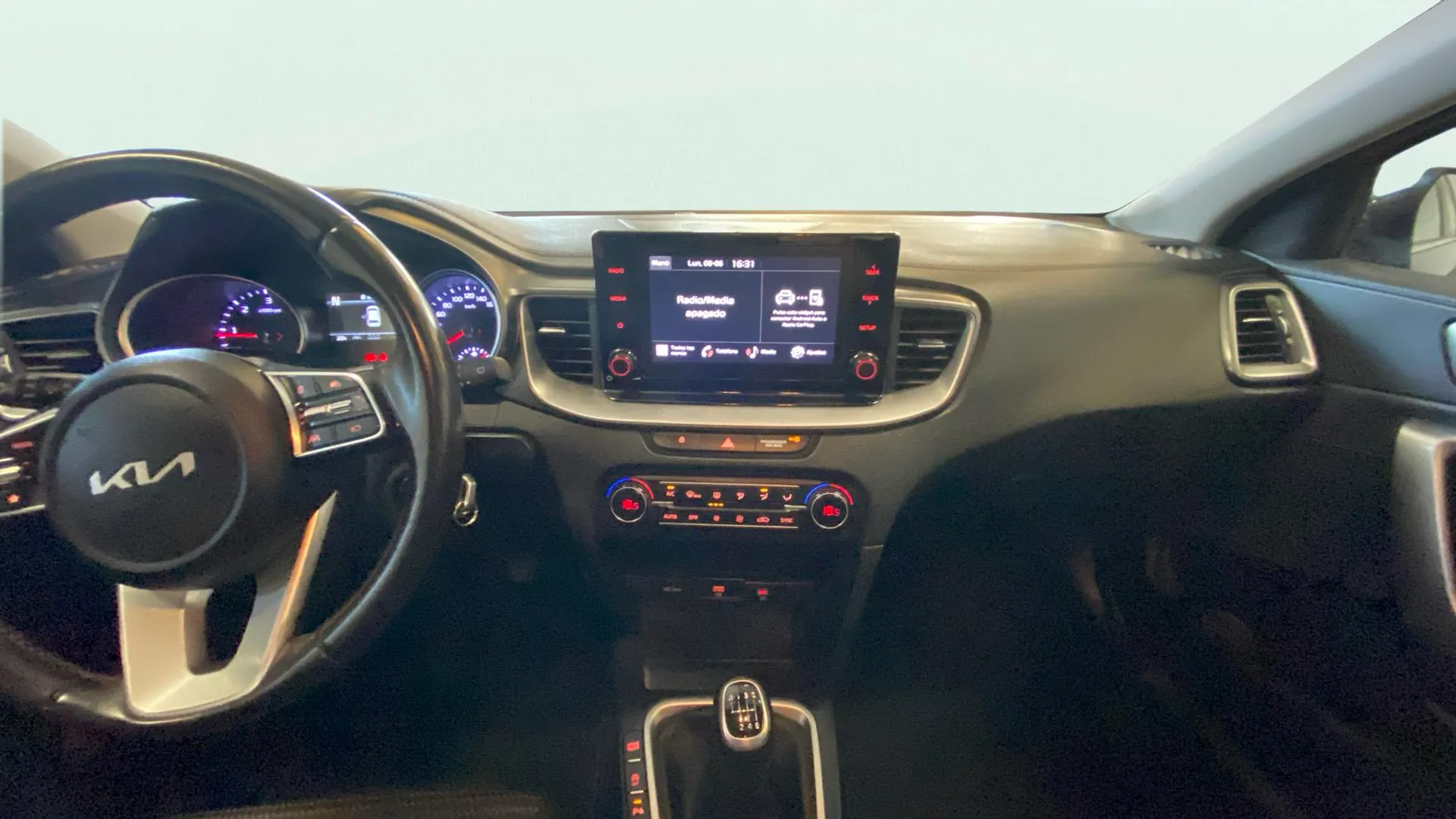 Kia Ceed 1.6 MHEV iMT Drive - foto 7