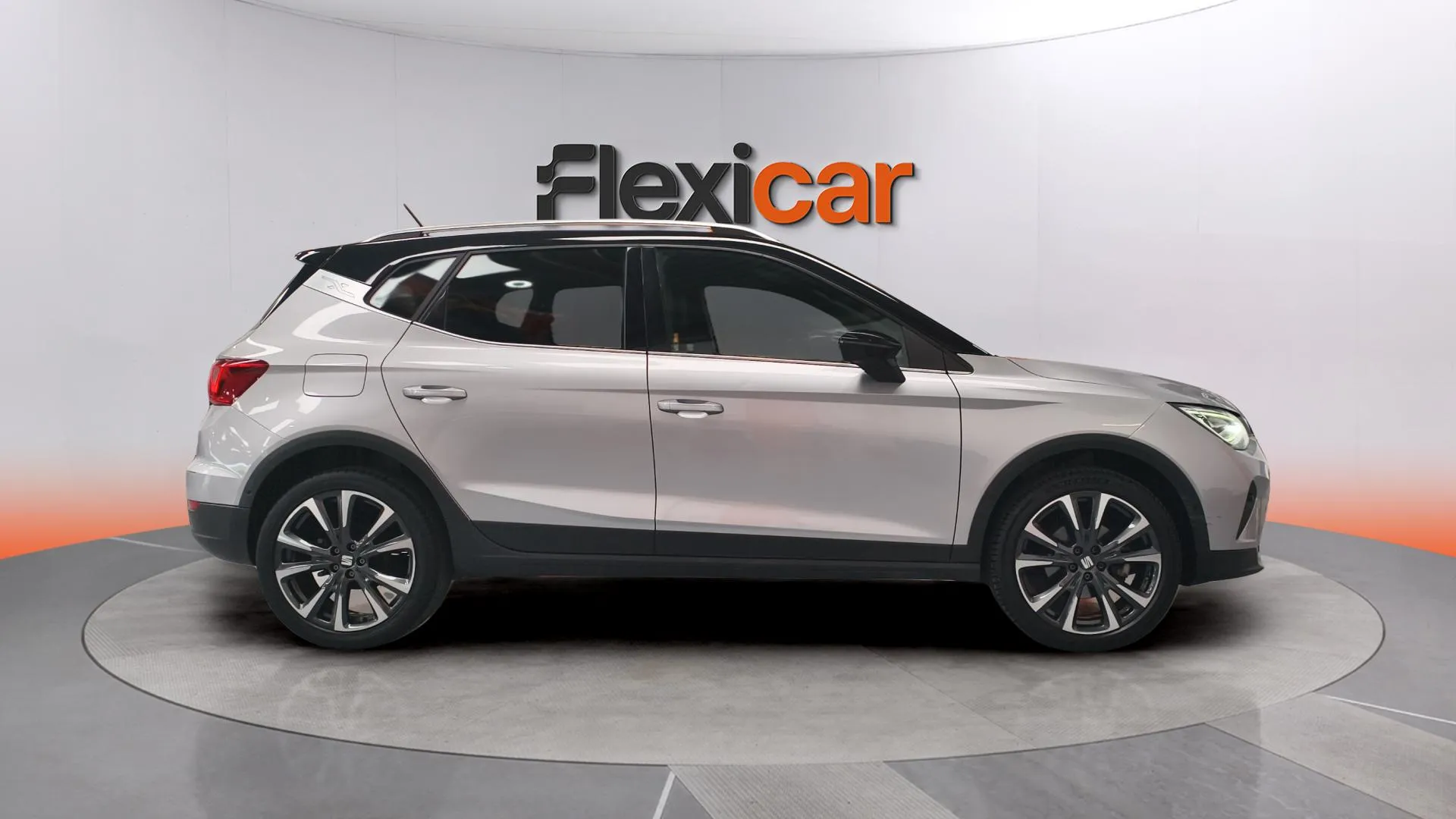 SEAT Arona 1.5 TSI DSG Xperience Special Ed - foto 2