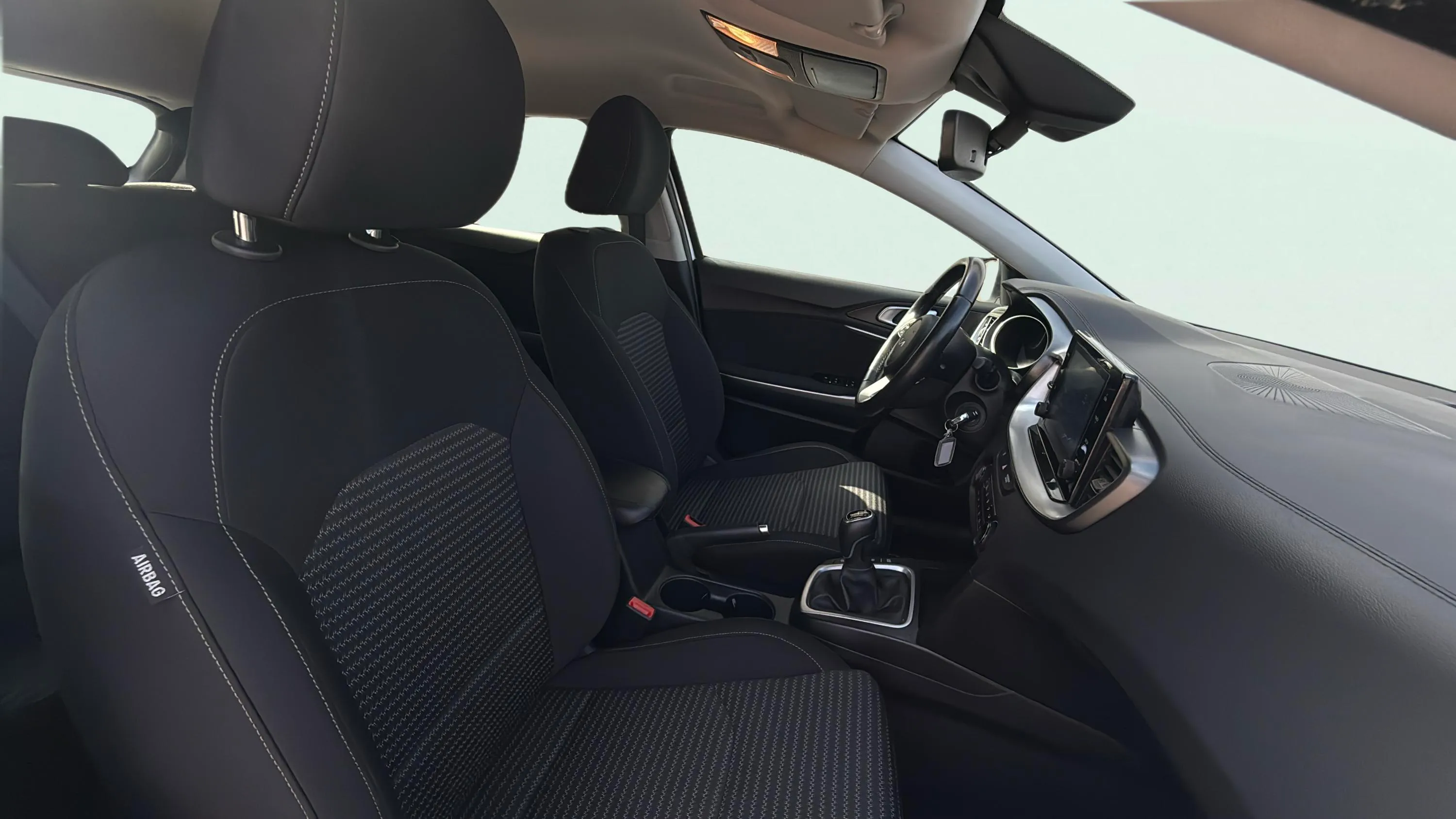 Kia Ceed 1.6 MHEV iMT Drive - foto 17