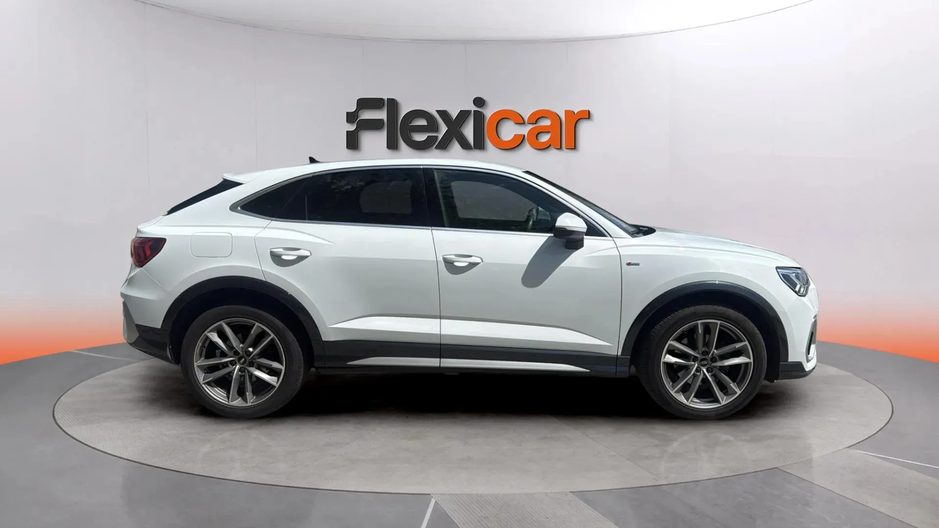 Audi Q3 Black line 35 TDI S tronic - foto 3