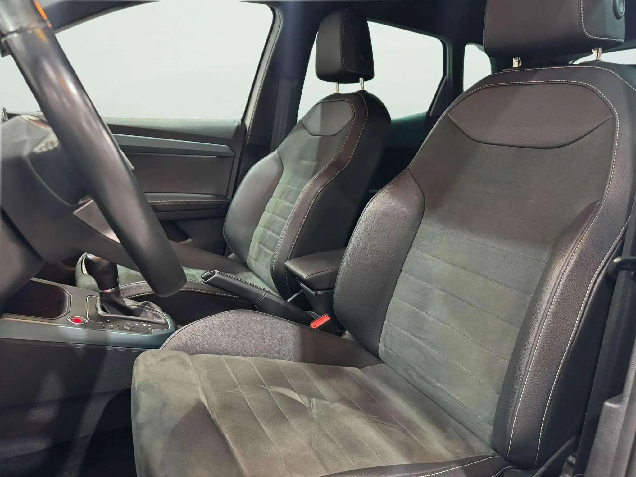 SEAT Arona 1.5 TSI DSG Special Edition - foto 11
