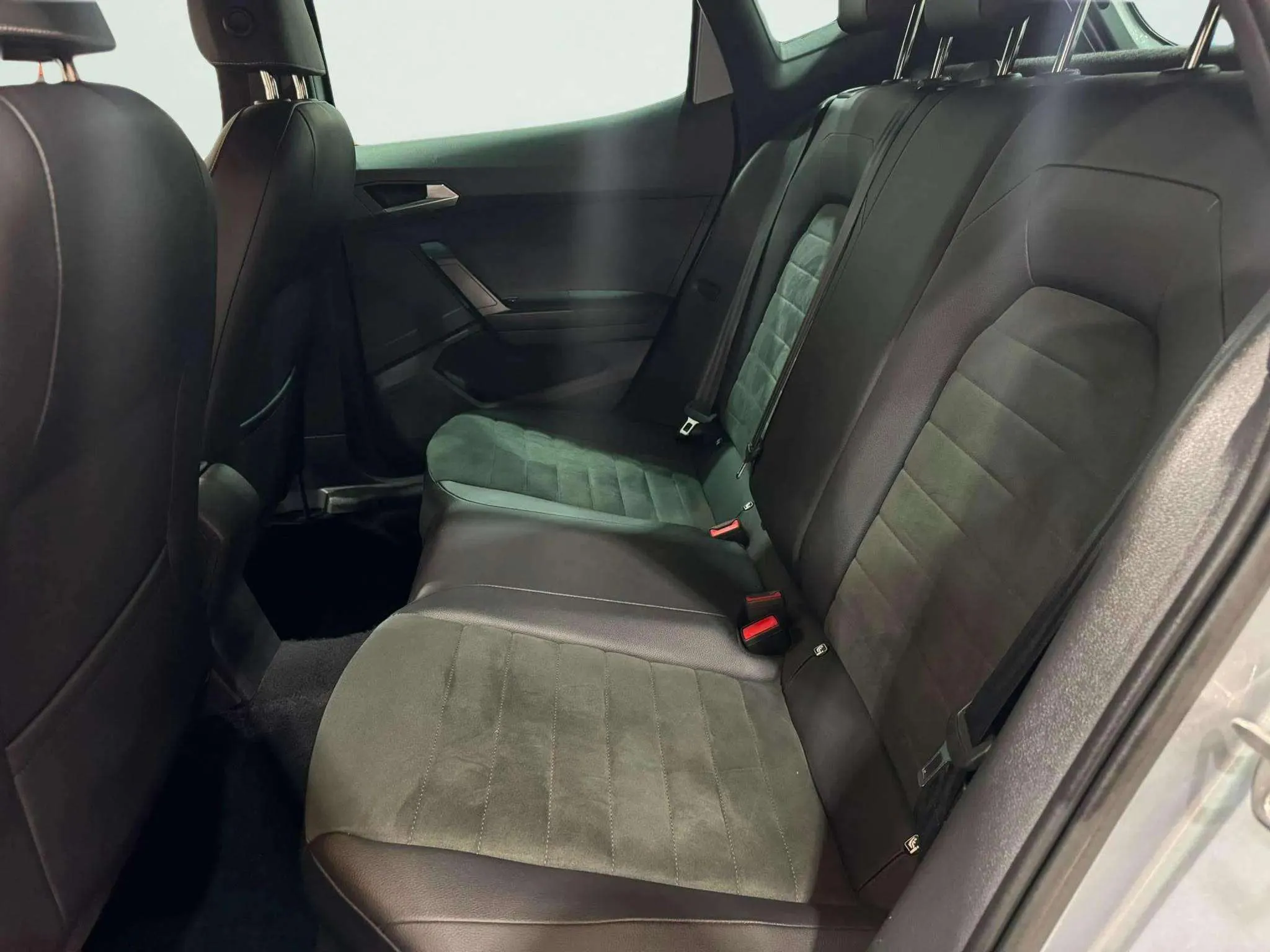 SEAT Arona 1.5 TSI DSG Special Edition - foto 12